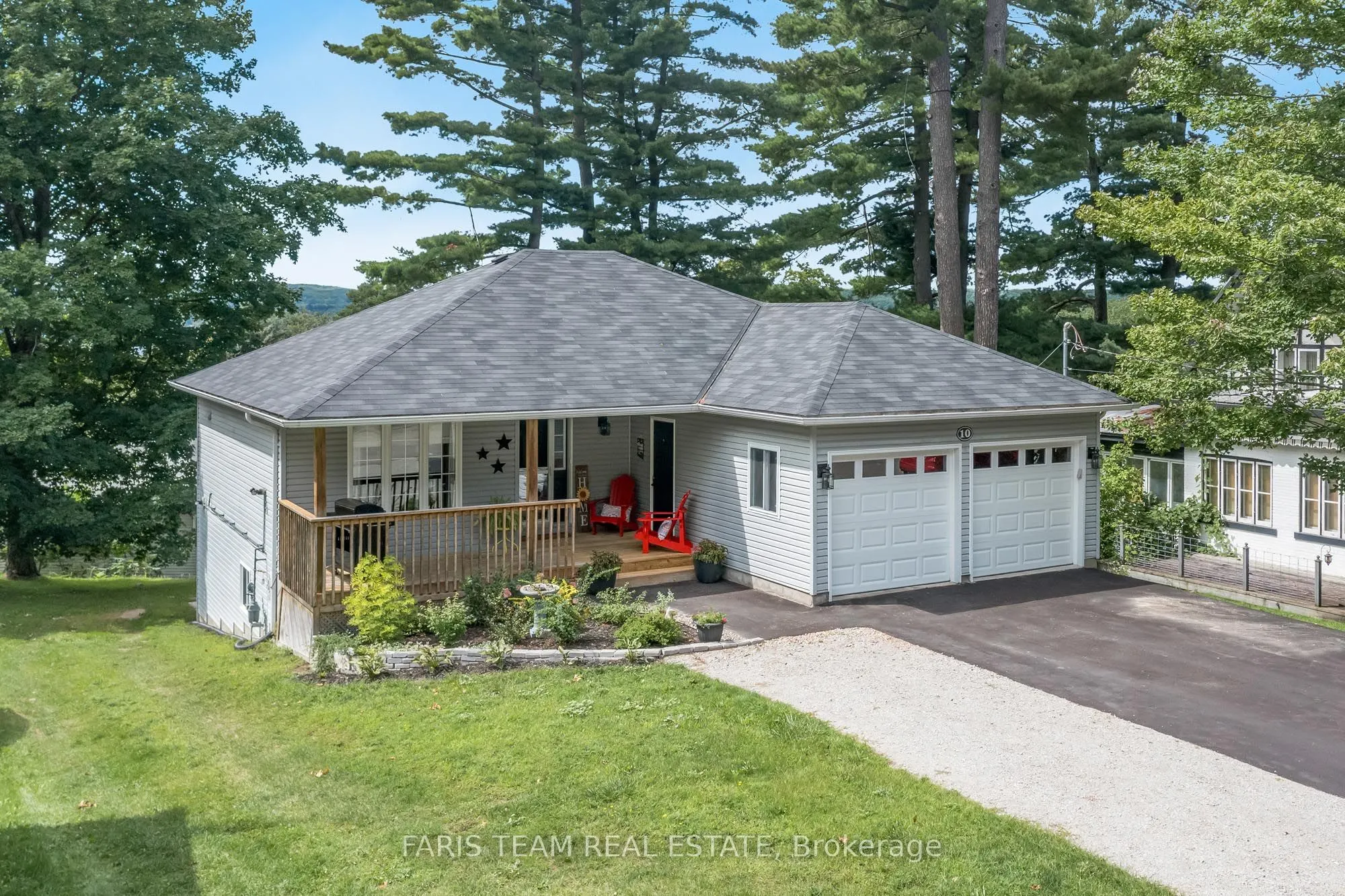 10 Clarence Avenue