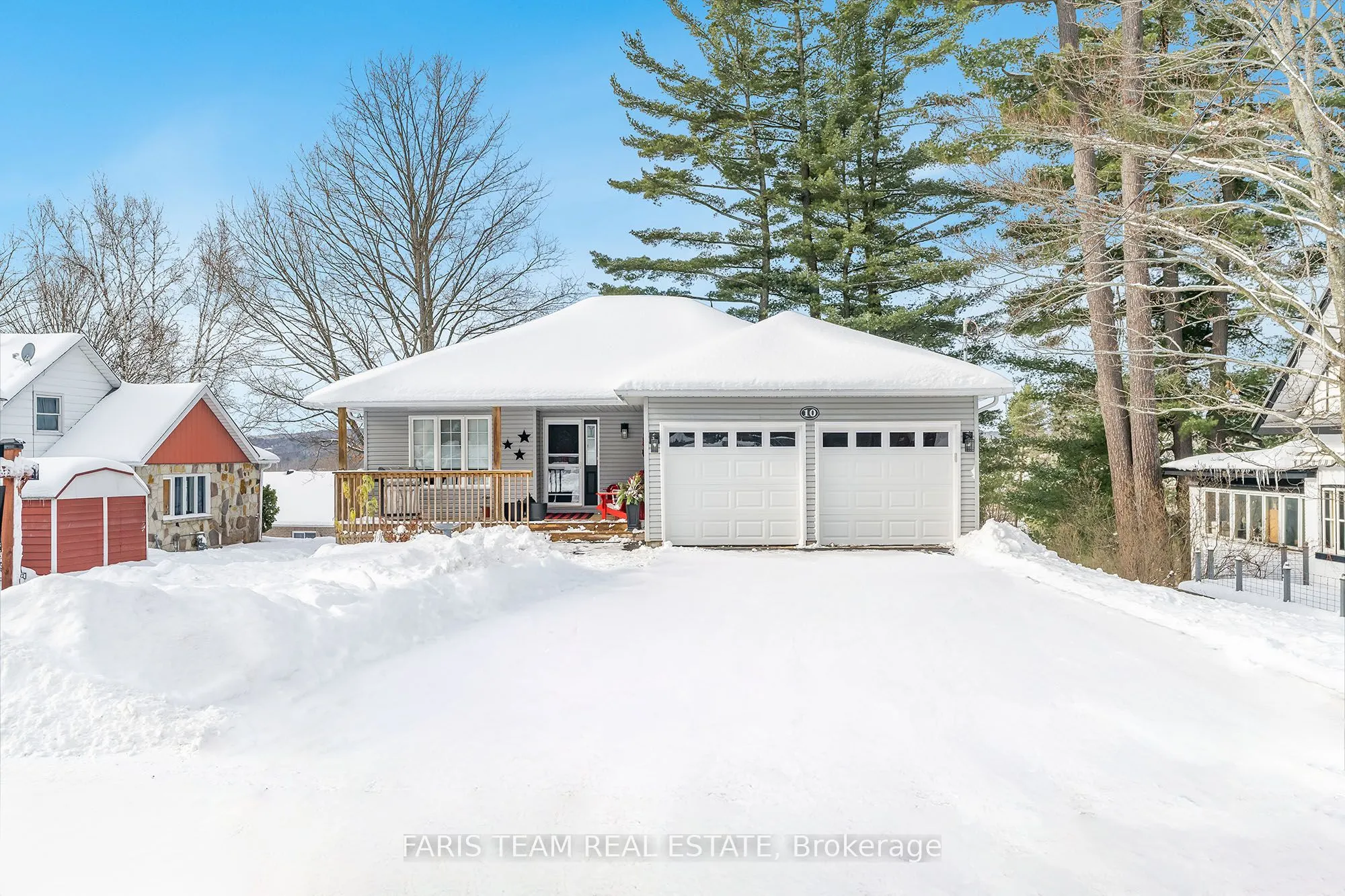 10 Clarence Avenue
