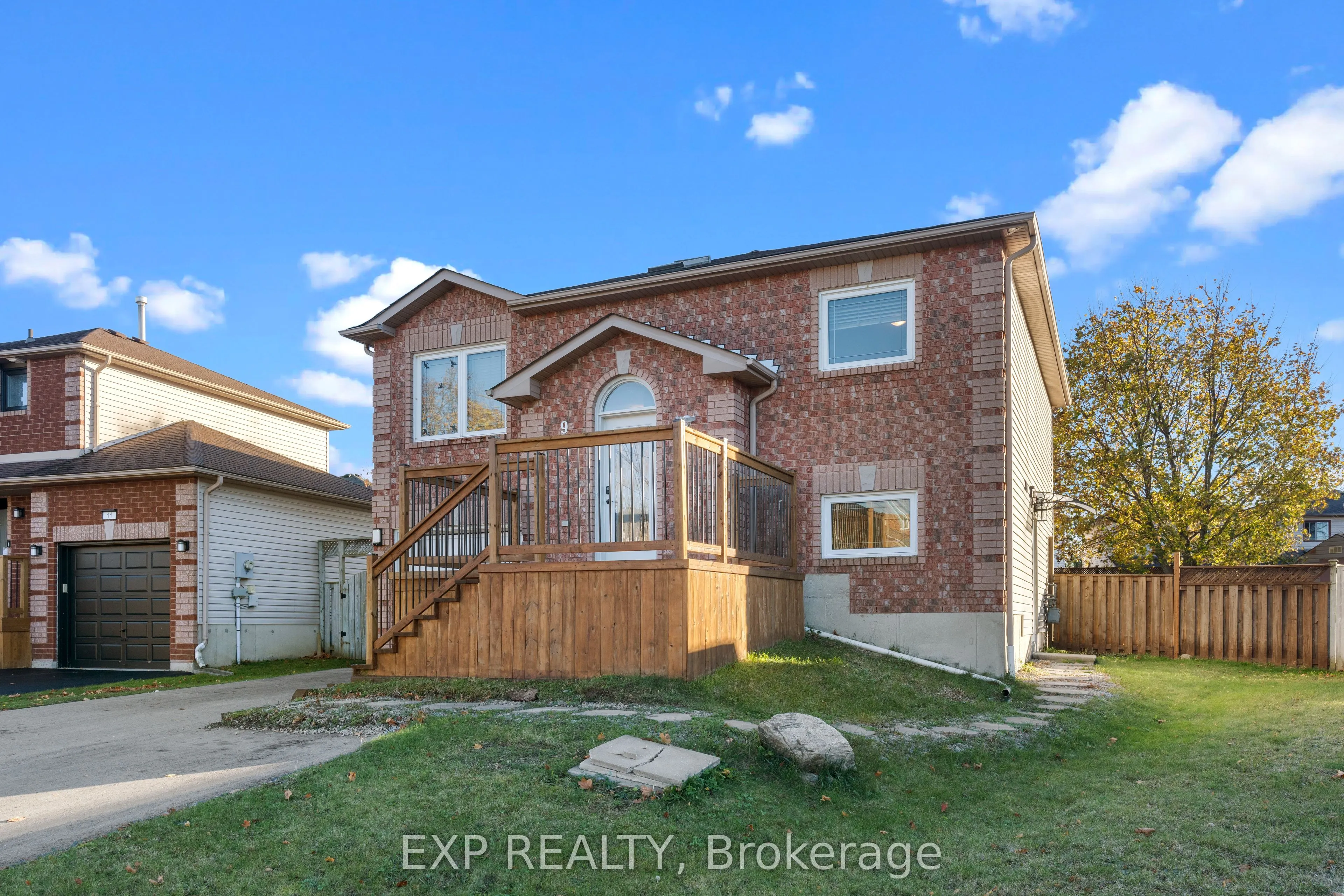 9 Waddington Crescent