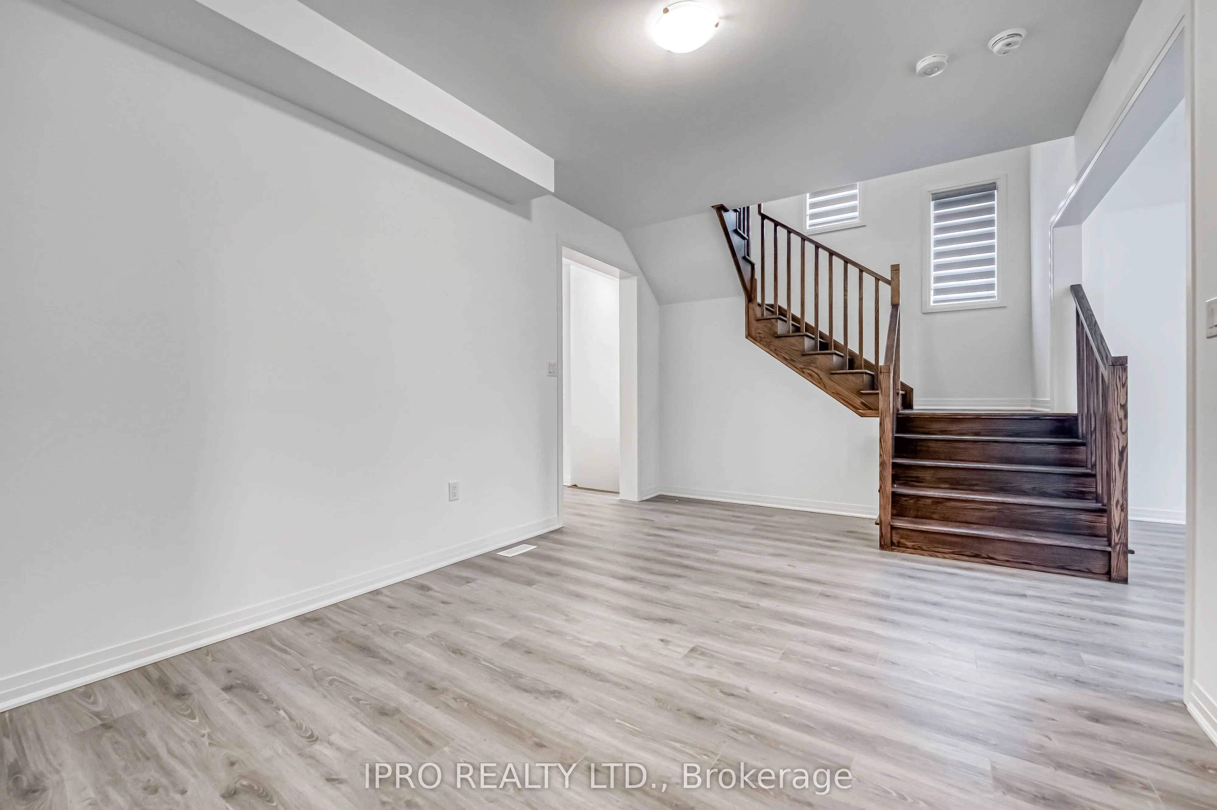 120 West Oak Trail