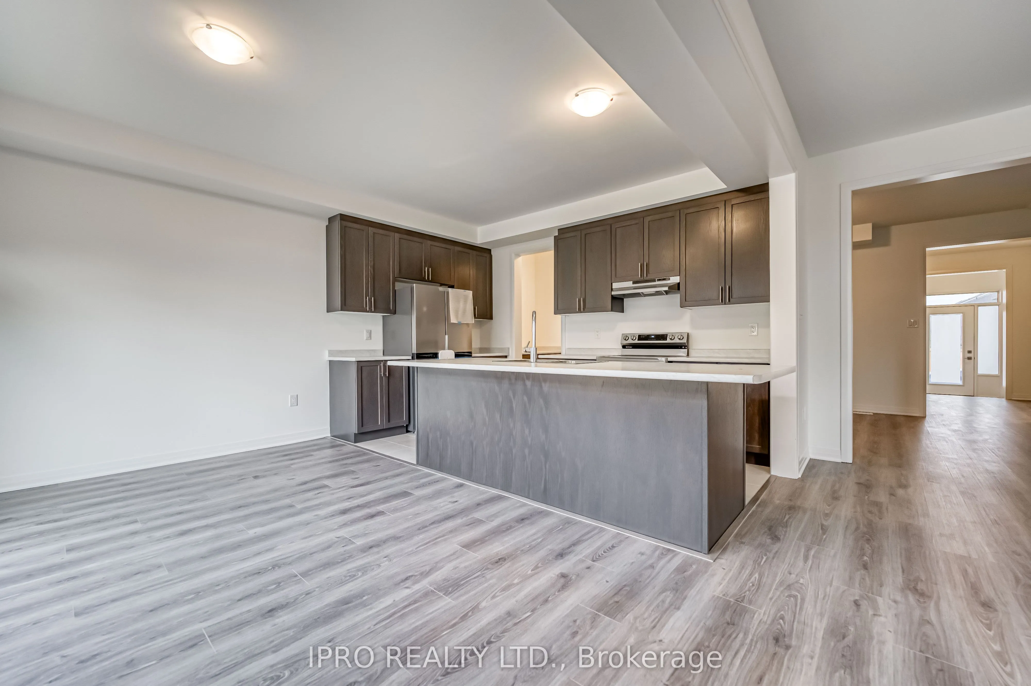 120 West Oak Trail