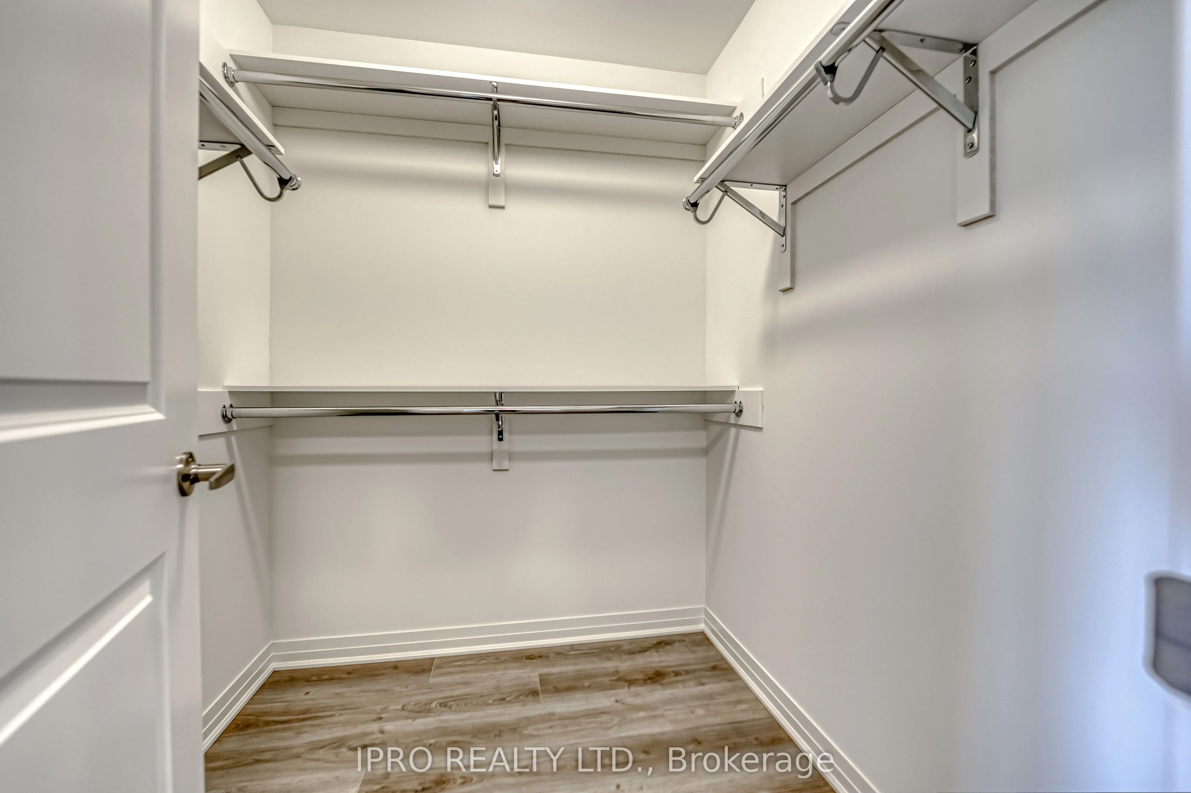 120 West Oak Trail