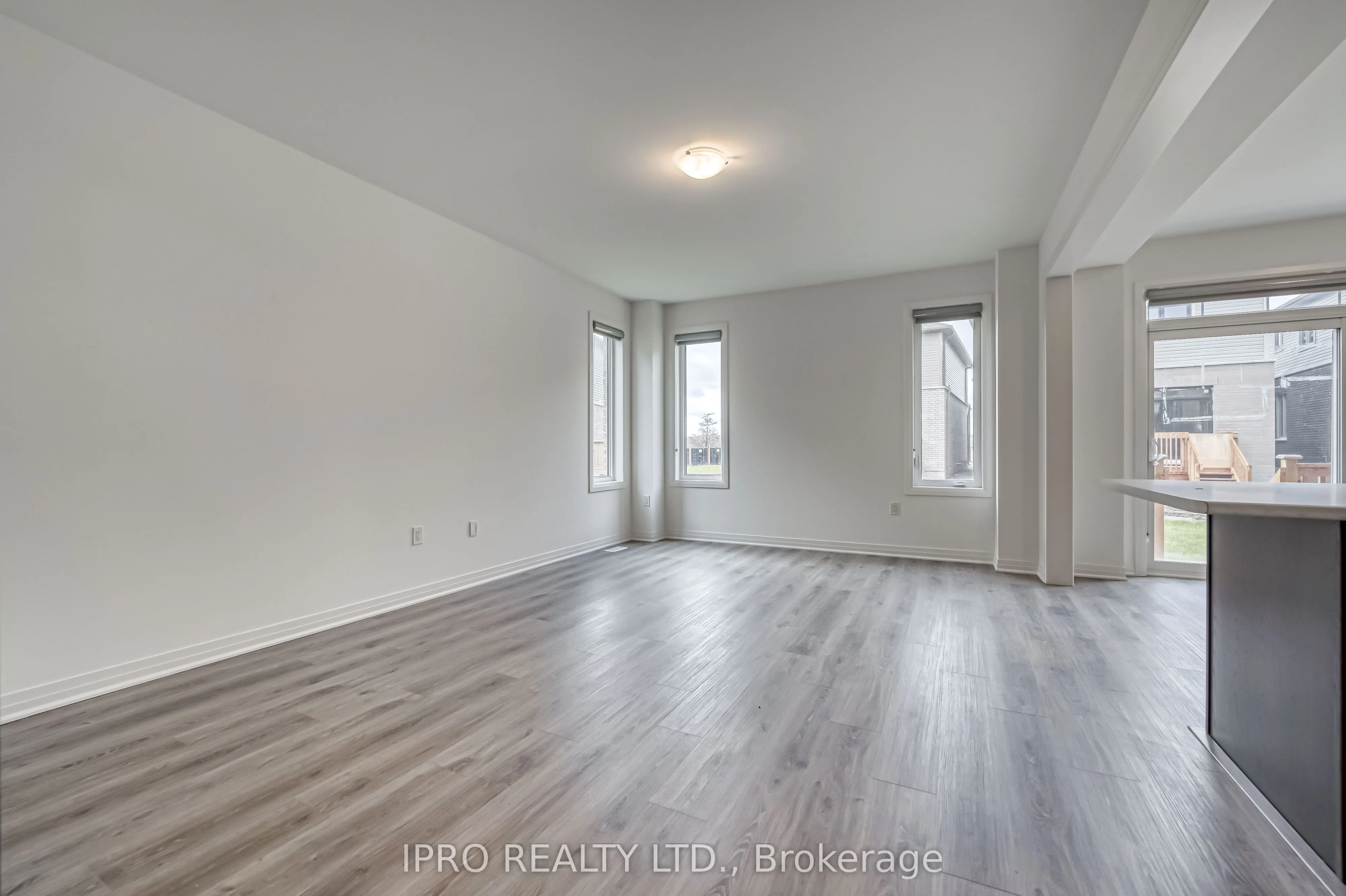 120 West Oak Trail