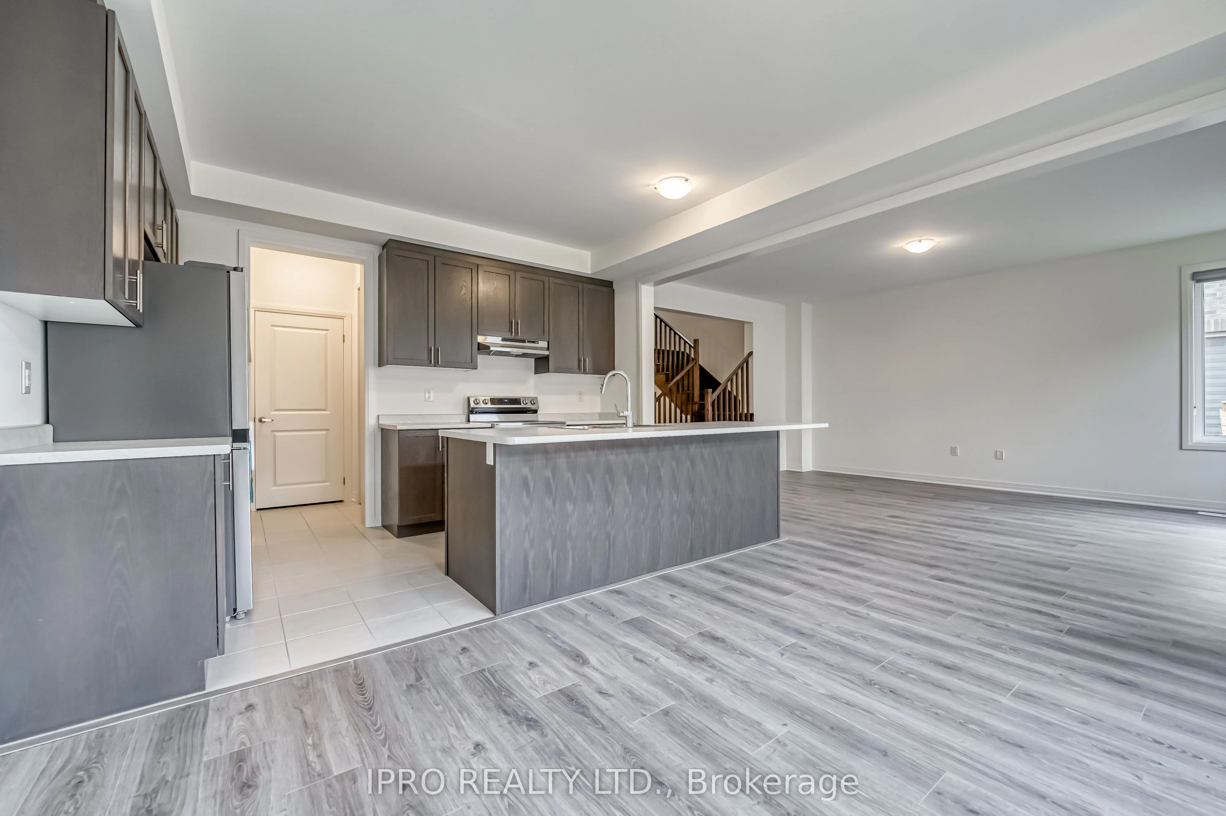 120 West Oak Trail