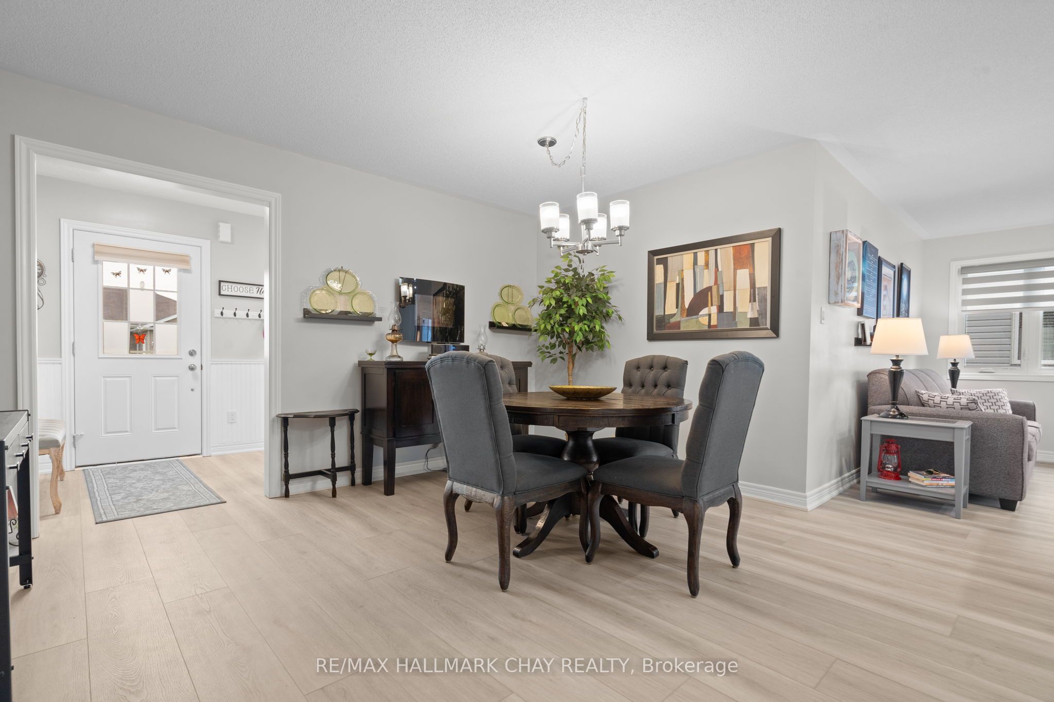 8 Sinclair Crescent
