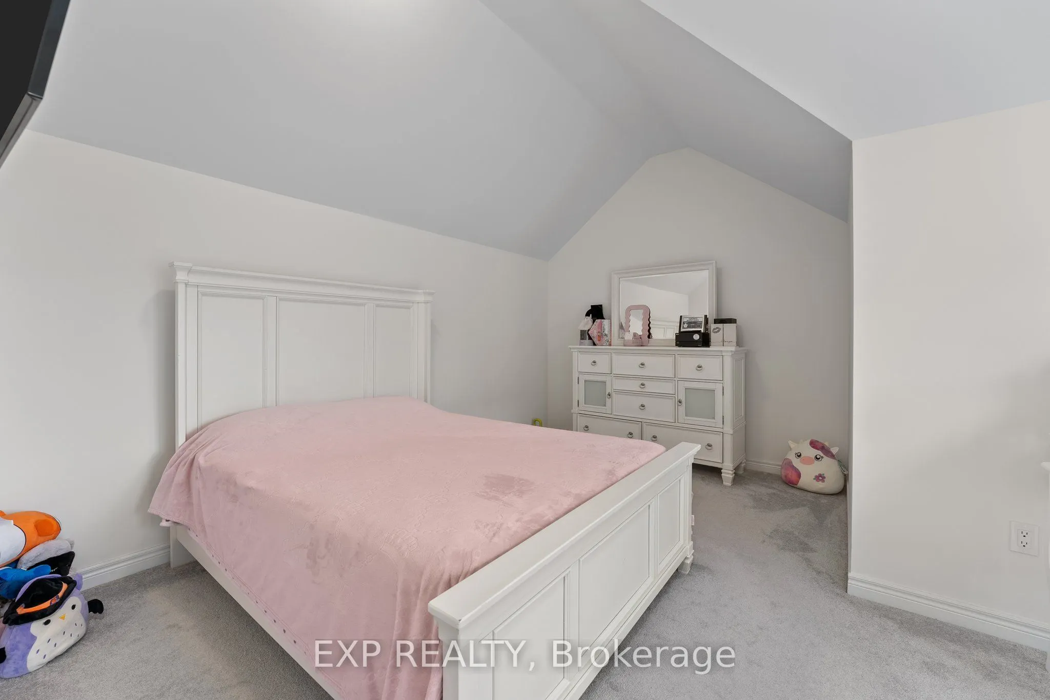 113 Rugman Crescent