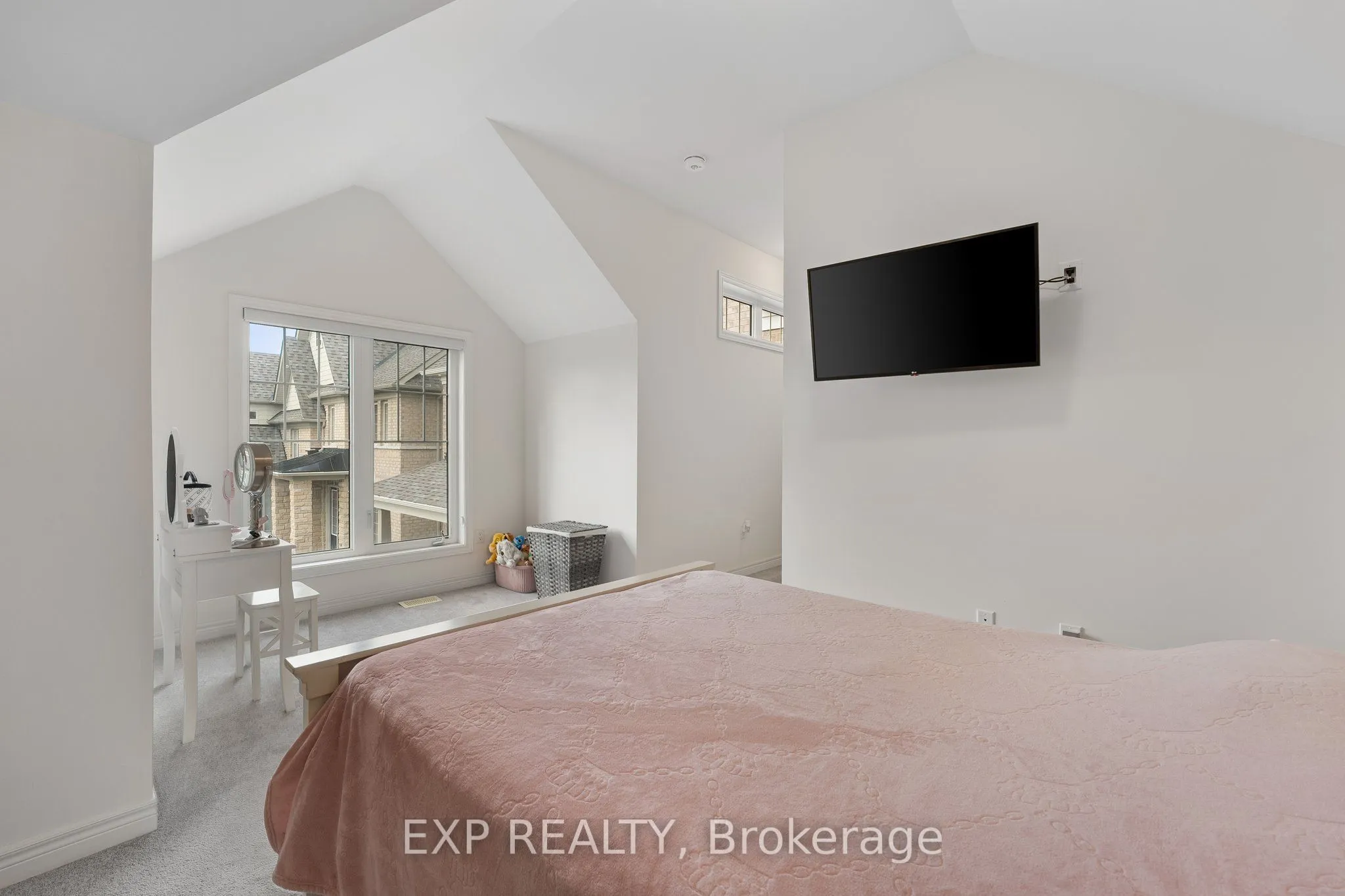 113 Rugman Crescent