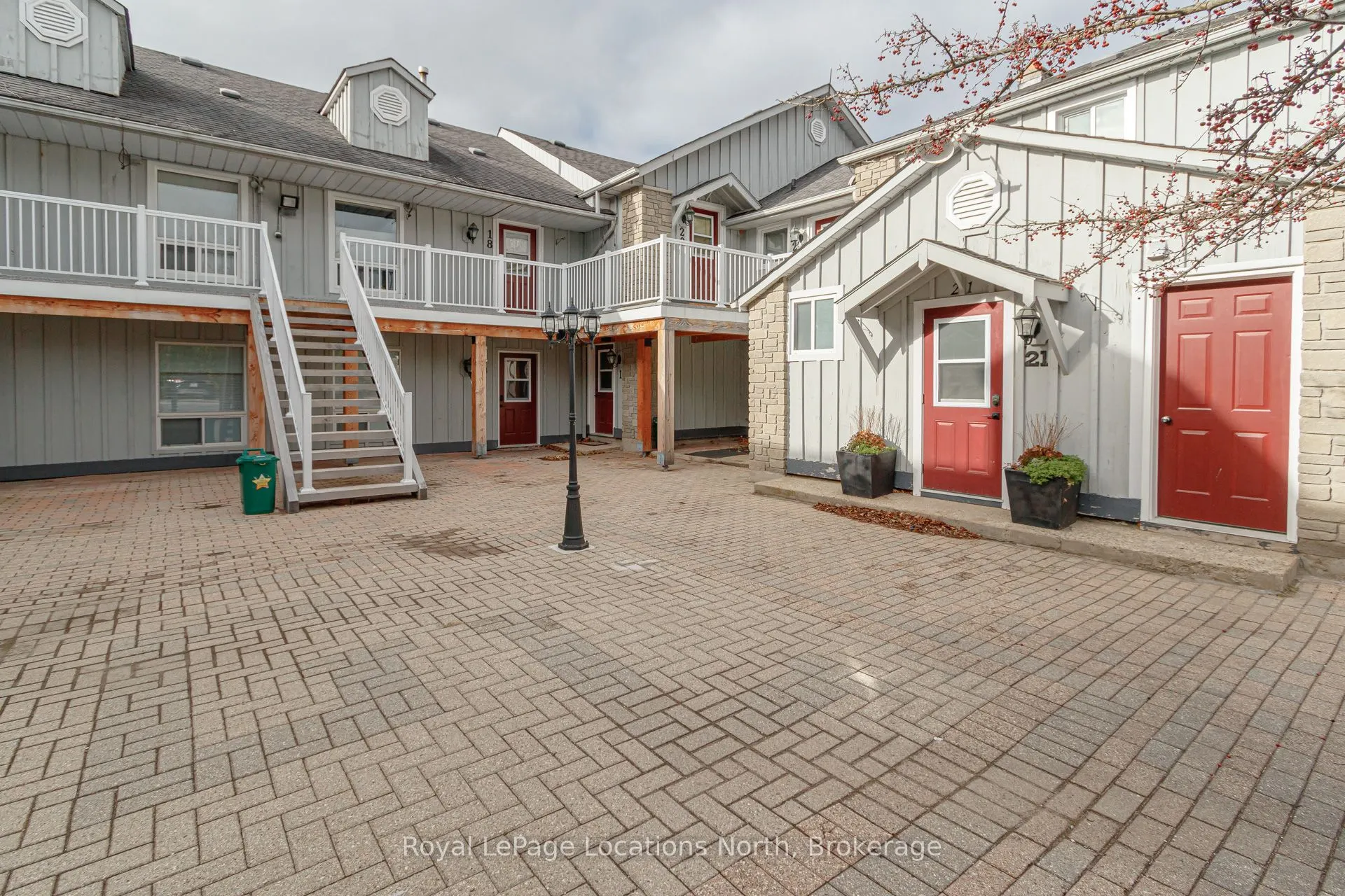 891 River Road W #1