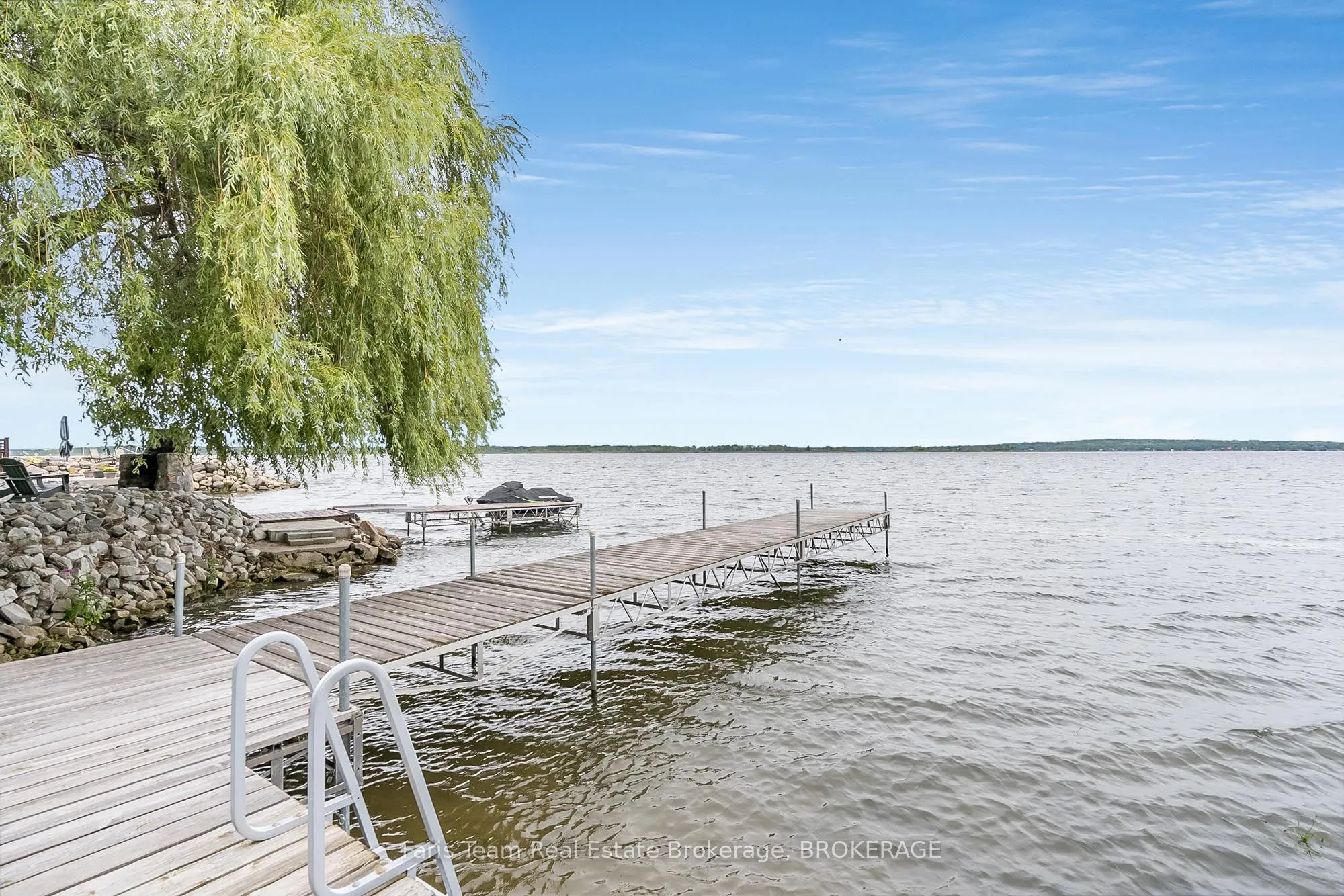 282 Robins Point Road
