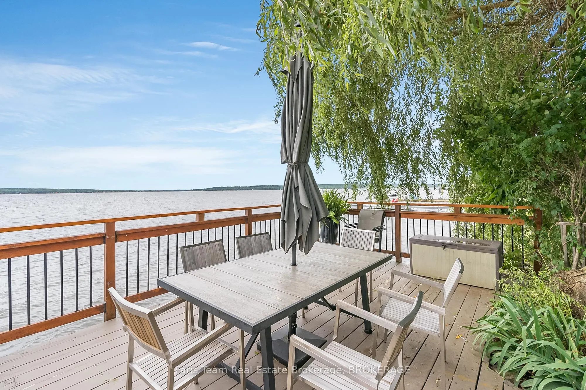 282 Robins Point Road