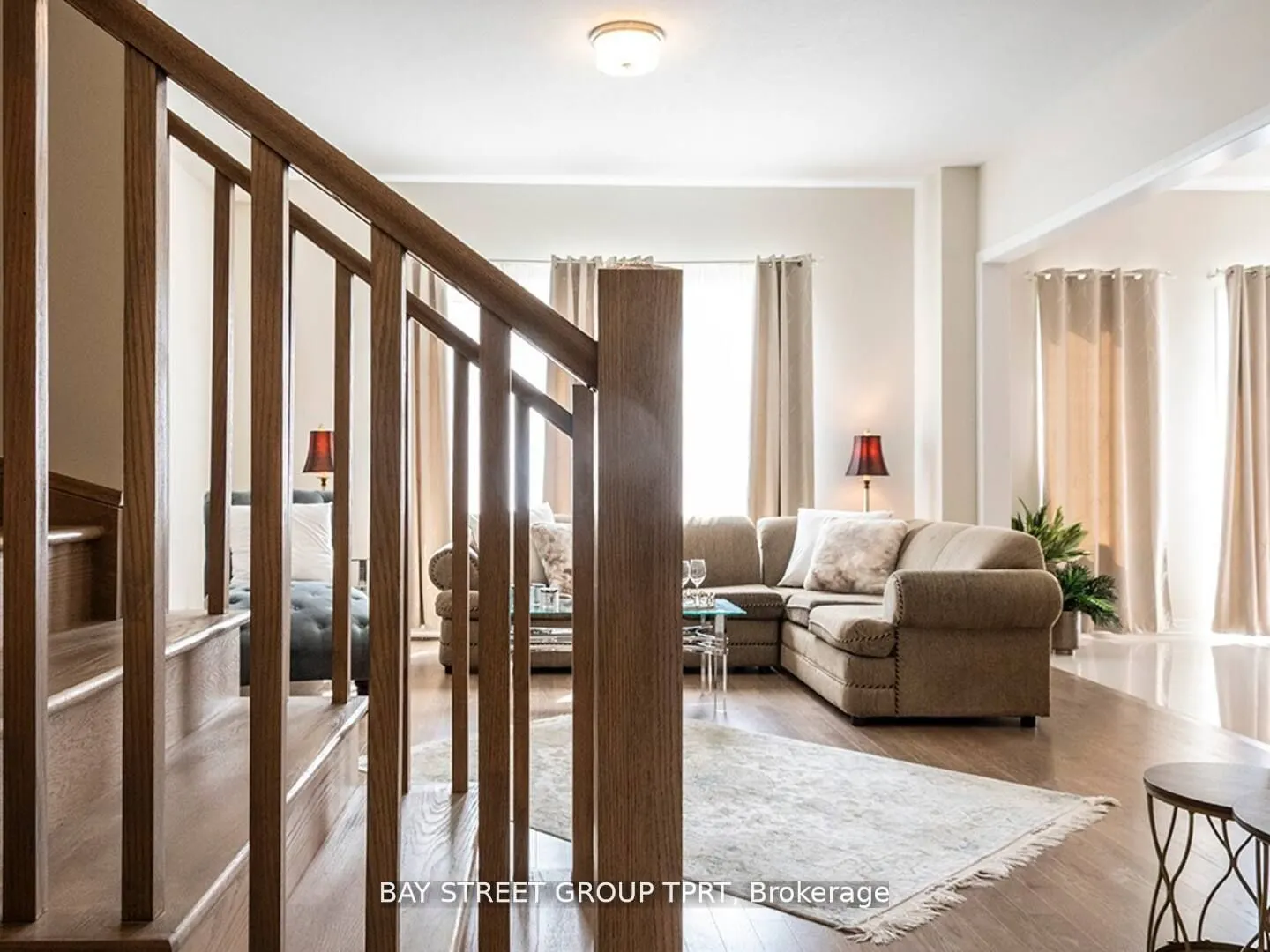 3784 Sunbank Crescent