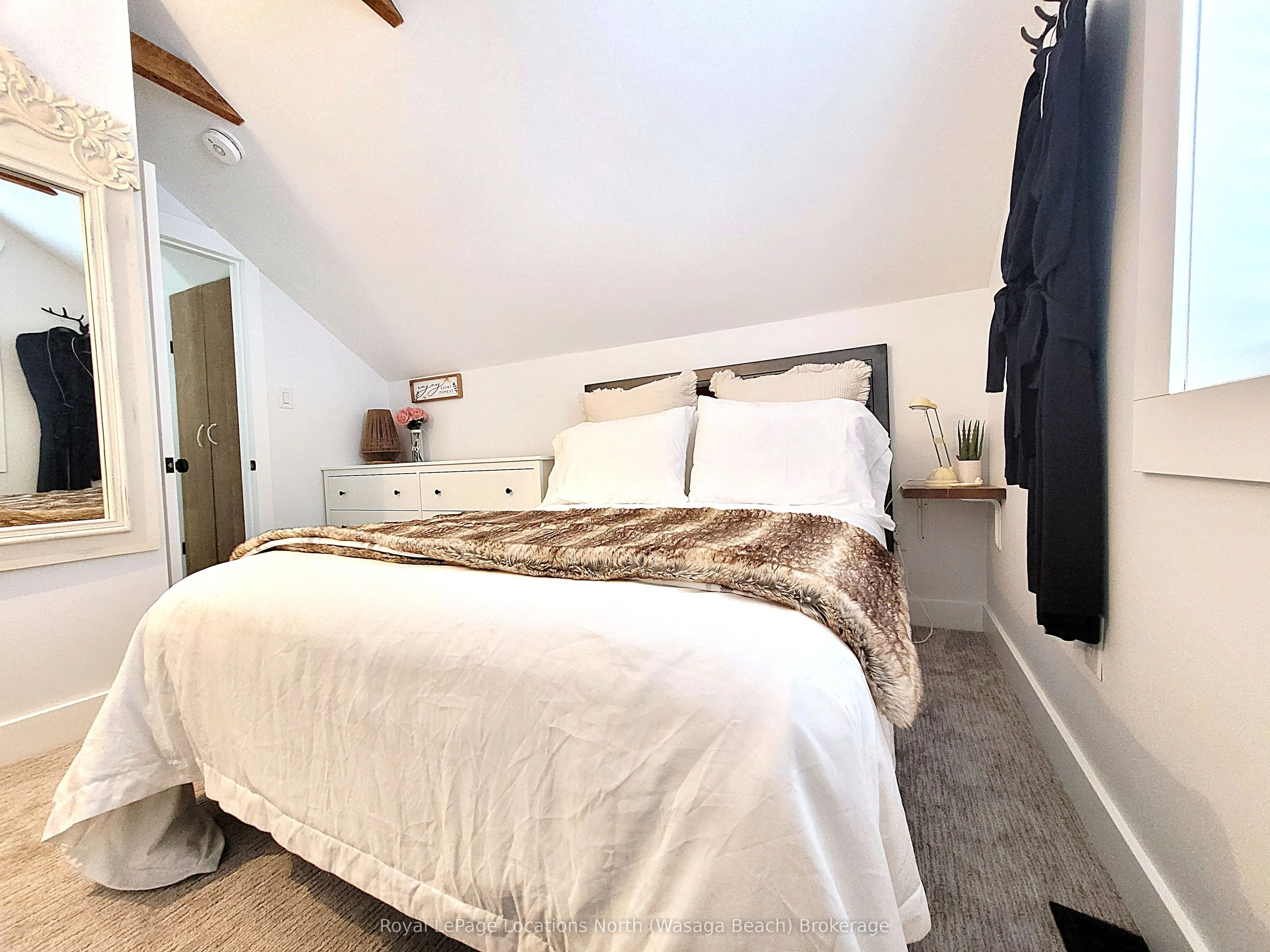 347 Balm Beach Road W