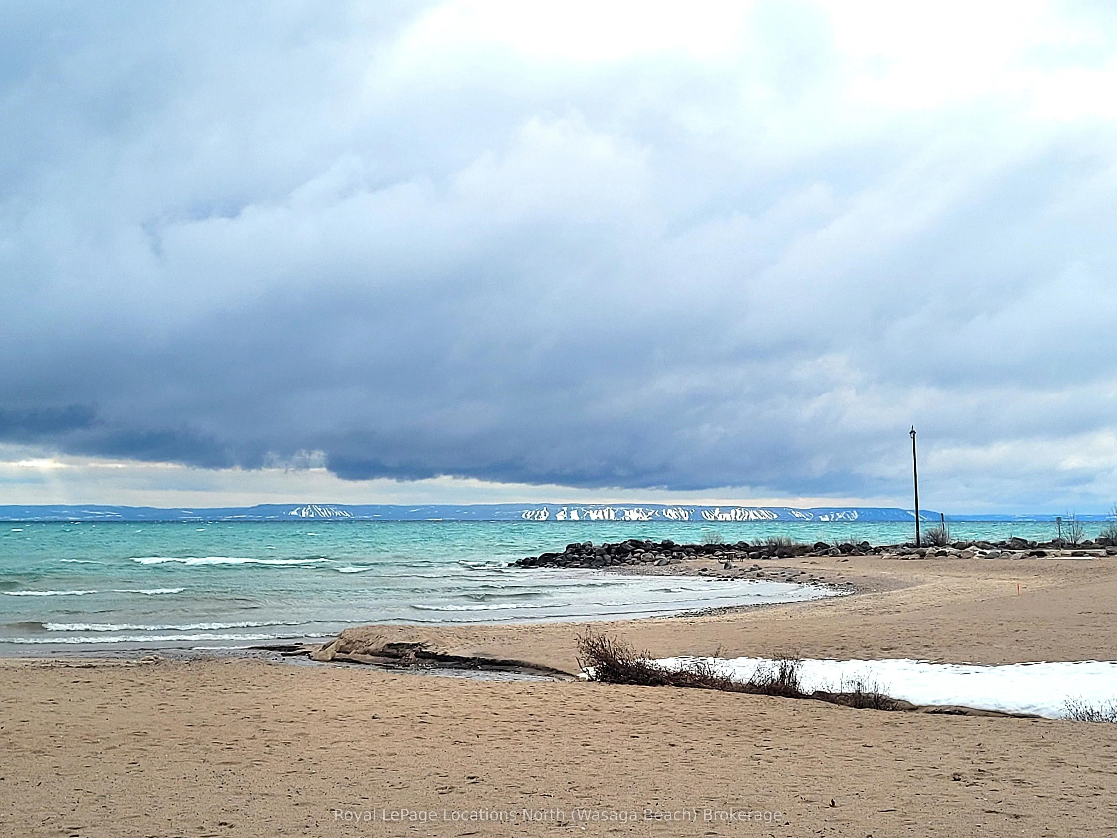 347 Balm Beach Road W
