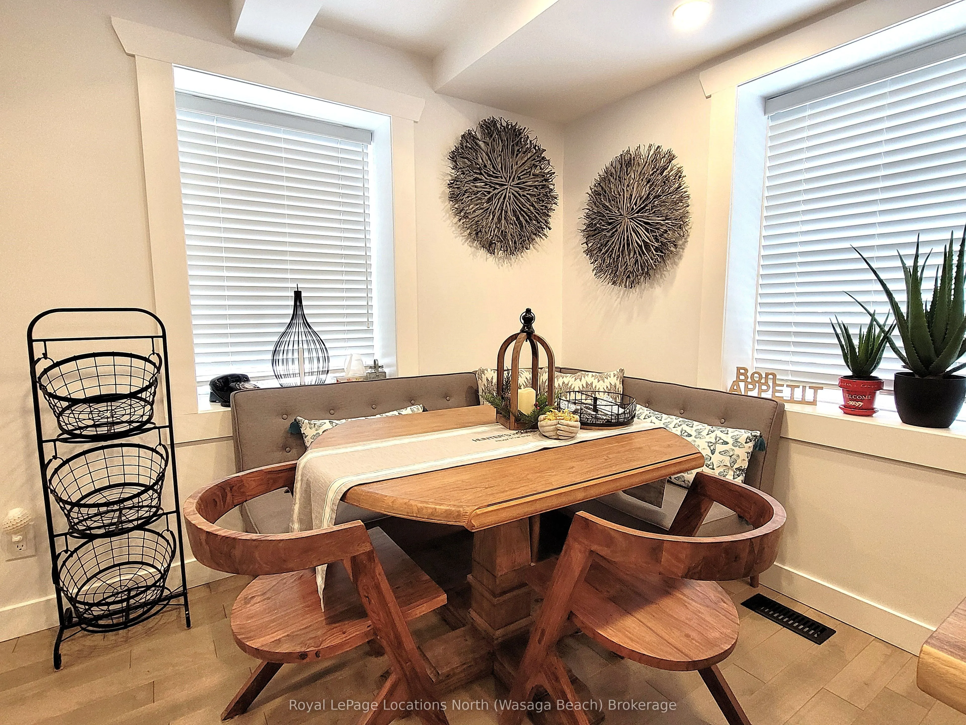 347 Balm Beach Road W