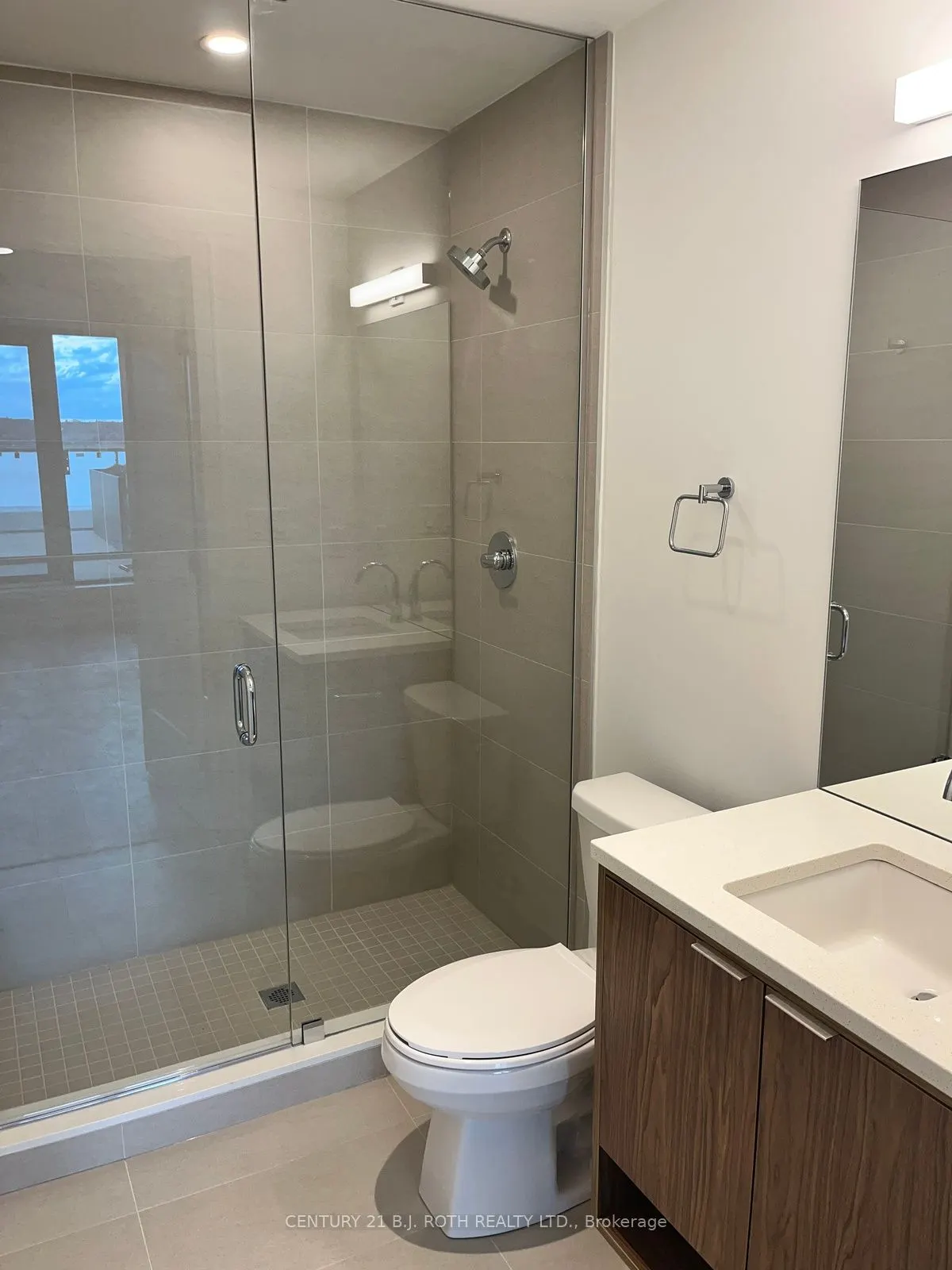 185 Dunlop St E #409