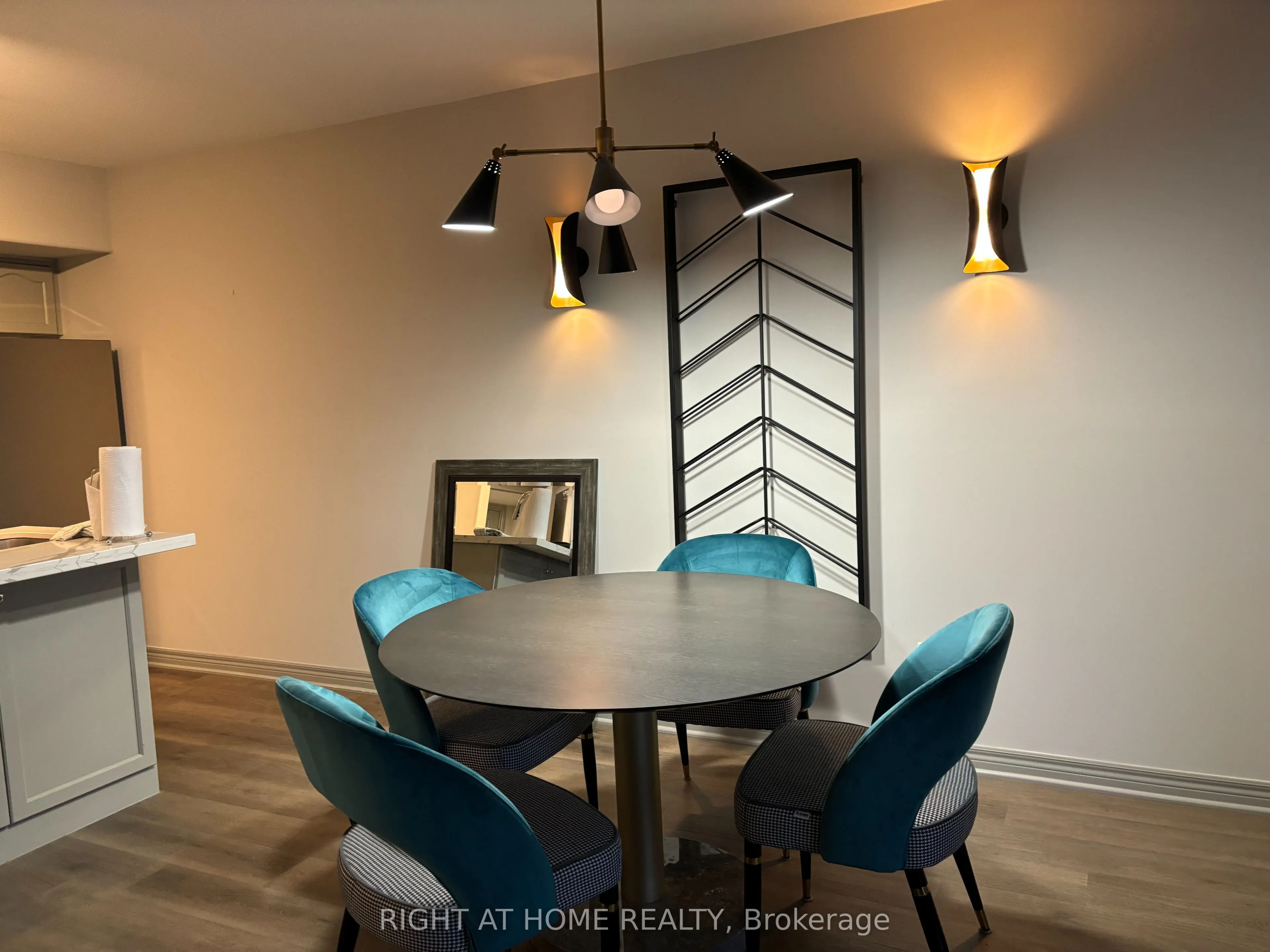 90 HIGHLAND Drive, #2500/01