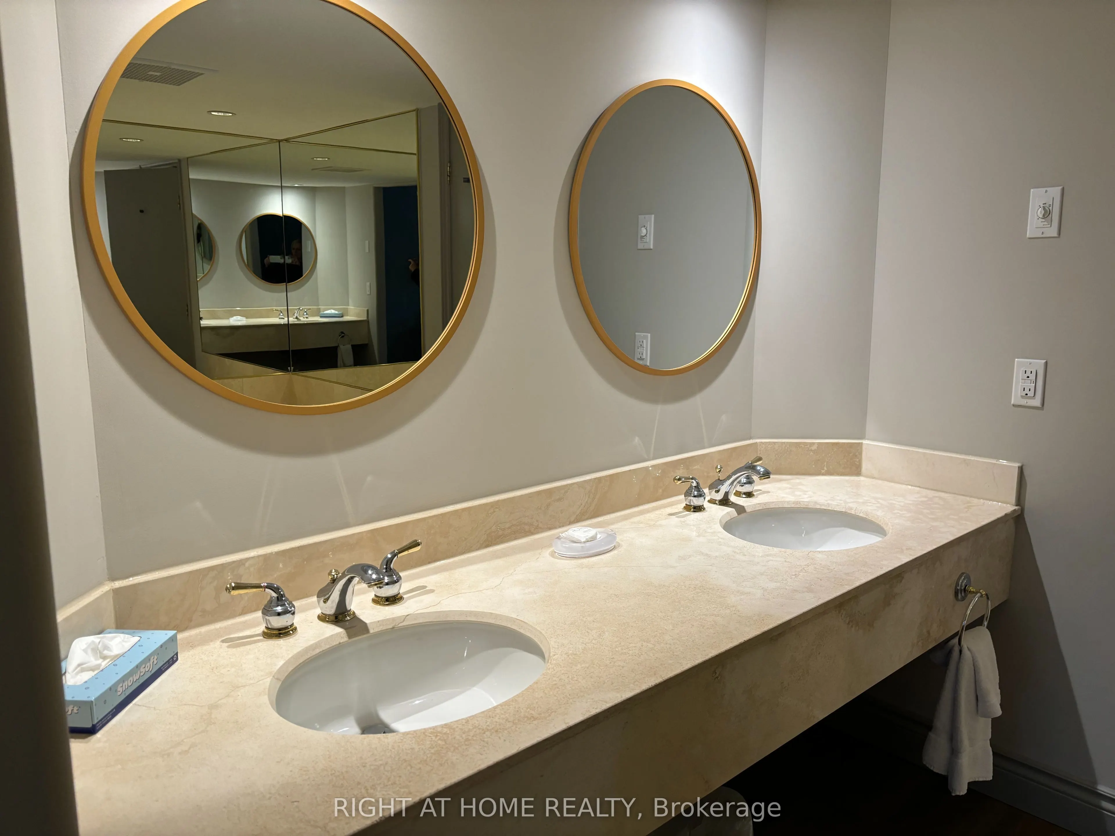 90 HIGHLAND Drive, #2500/01