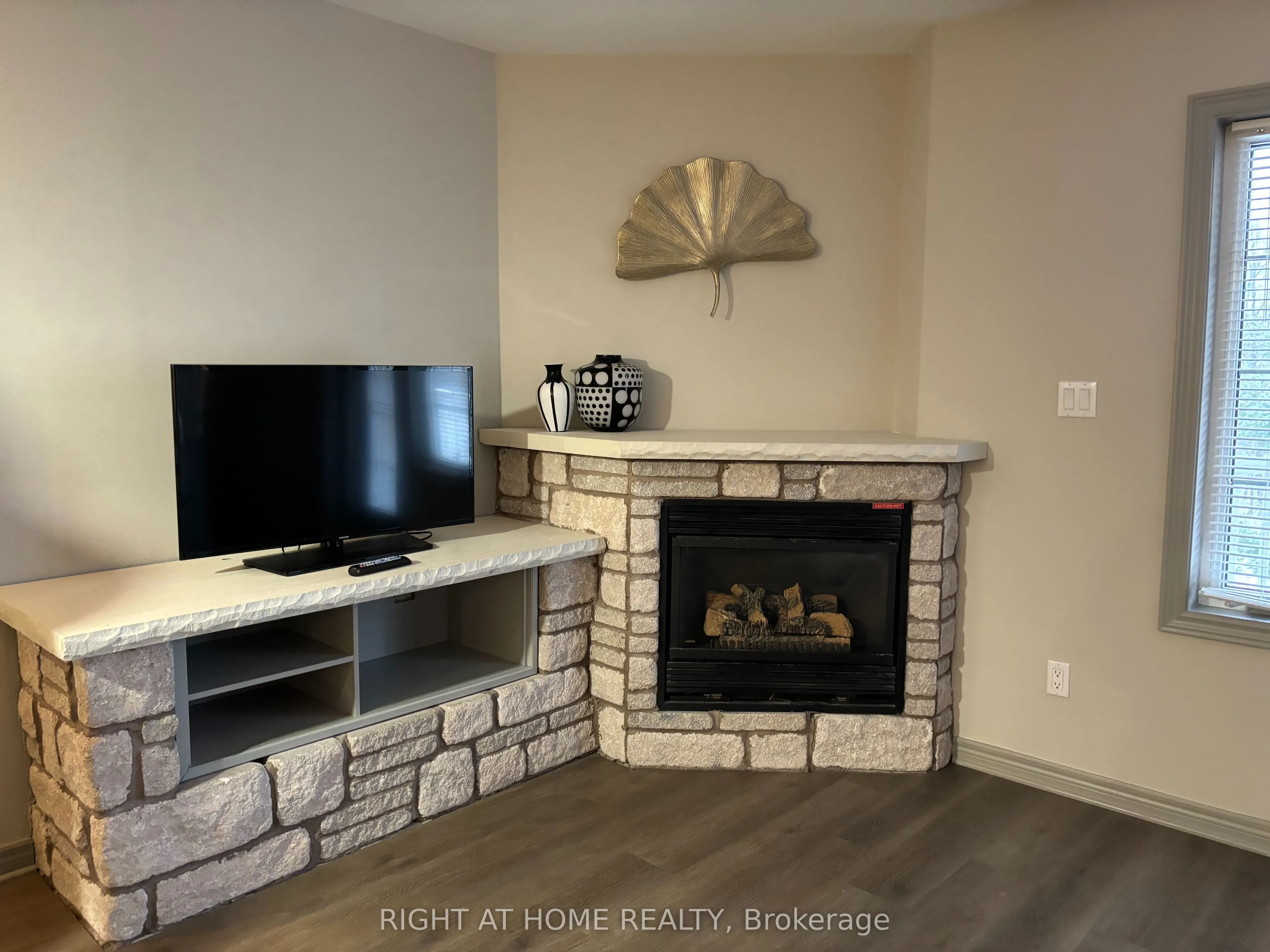 90 HIGHLAND Drive, #2500/01