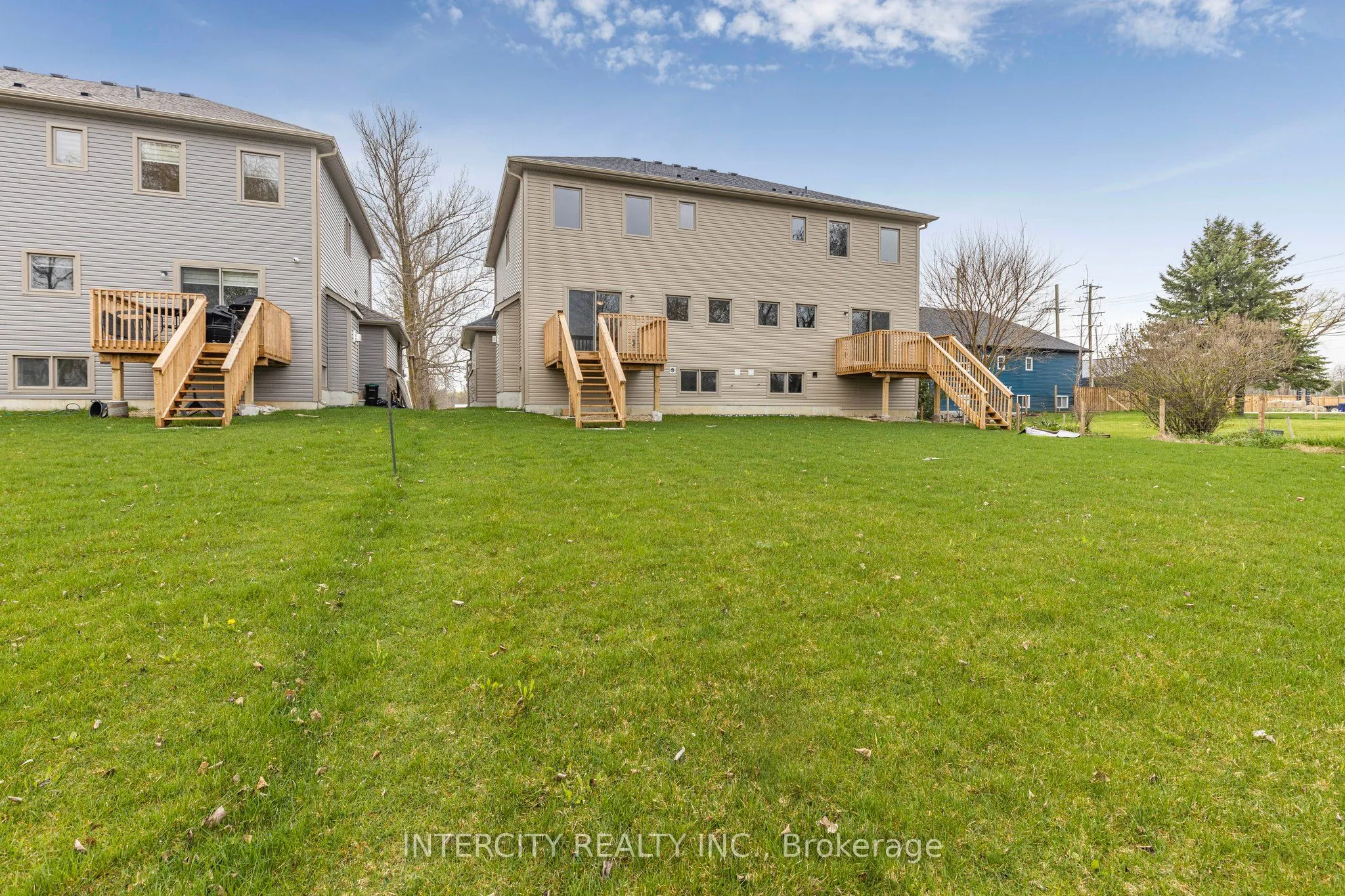 345 Quebec Street