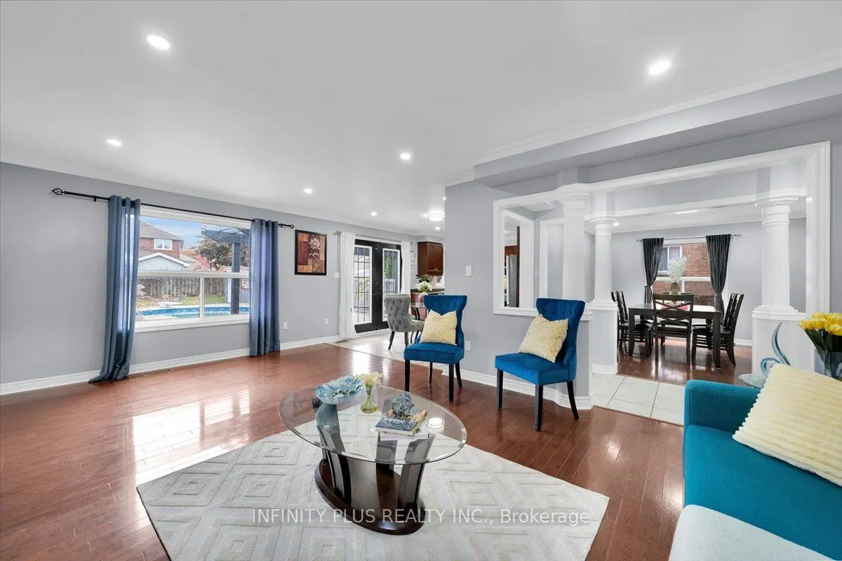 10 Sandalwood Court