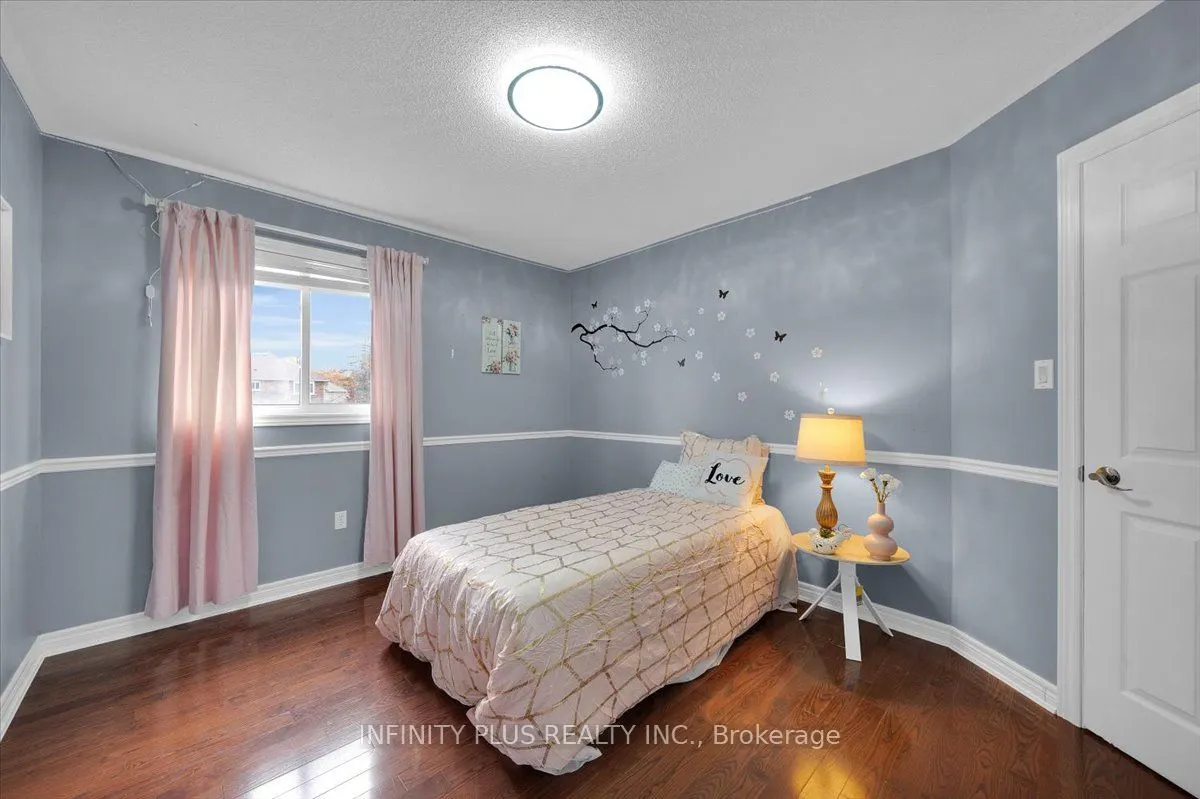 10 Sandalwood Court