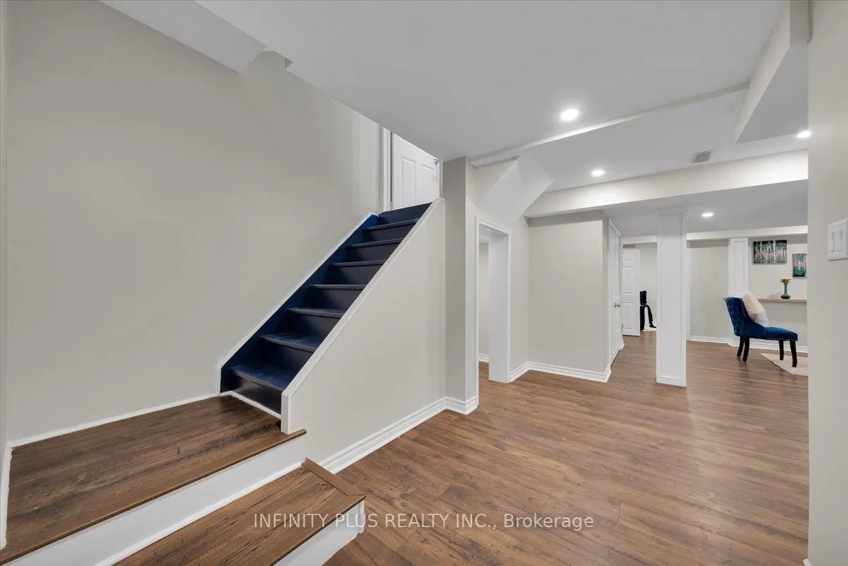 10 Sandalwood Court