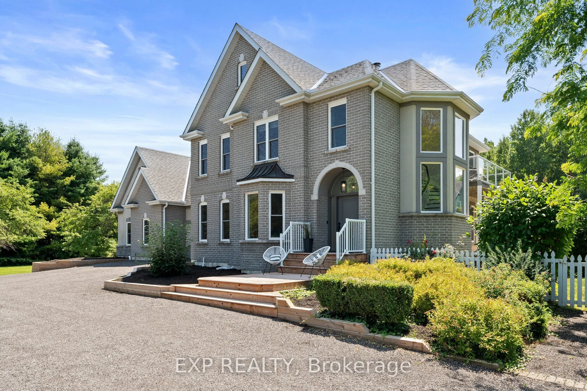 7833 Poplar Side Road