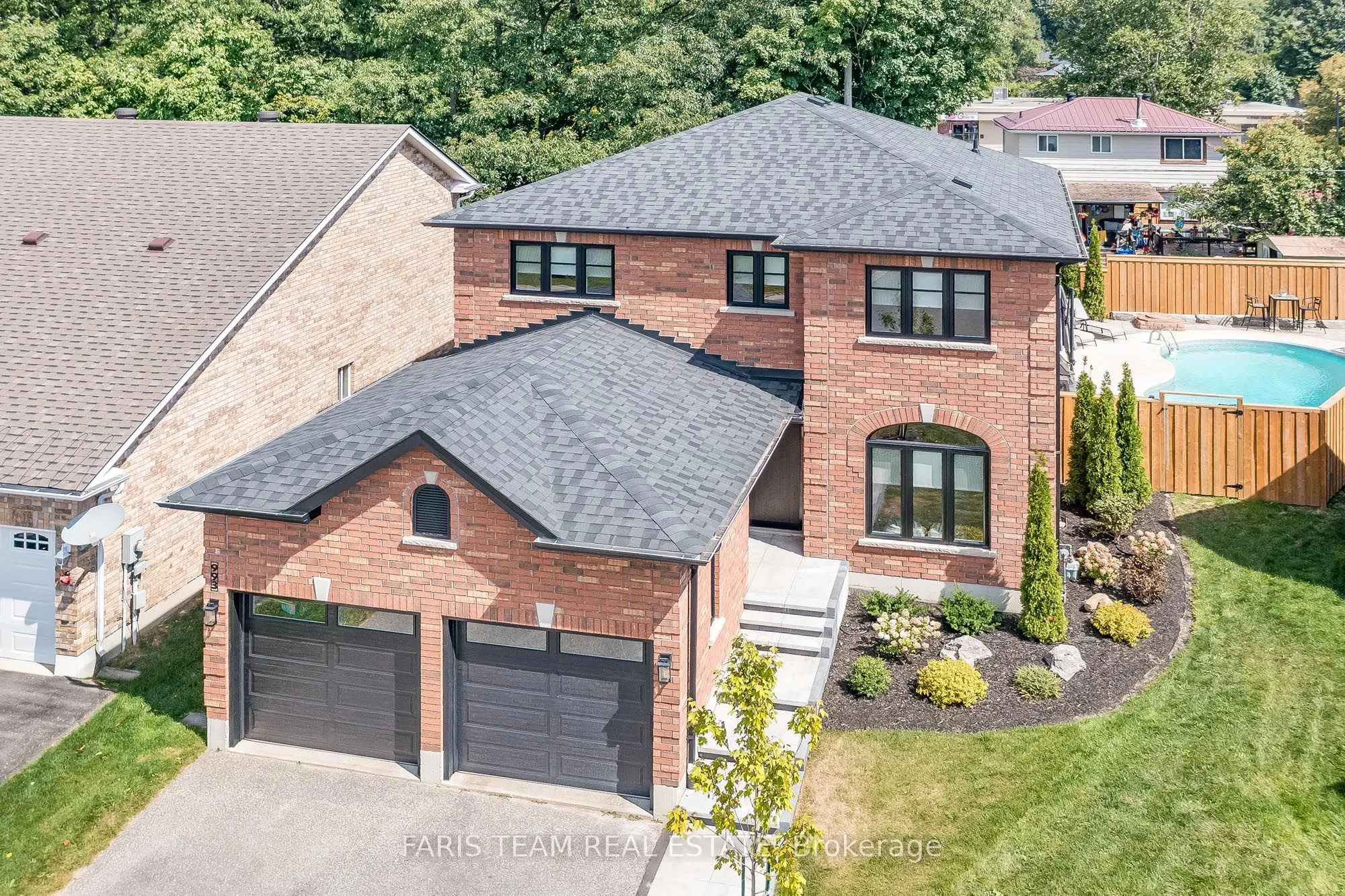 993 Whitney Crescent