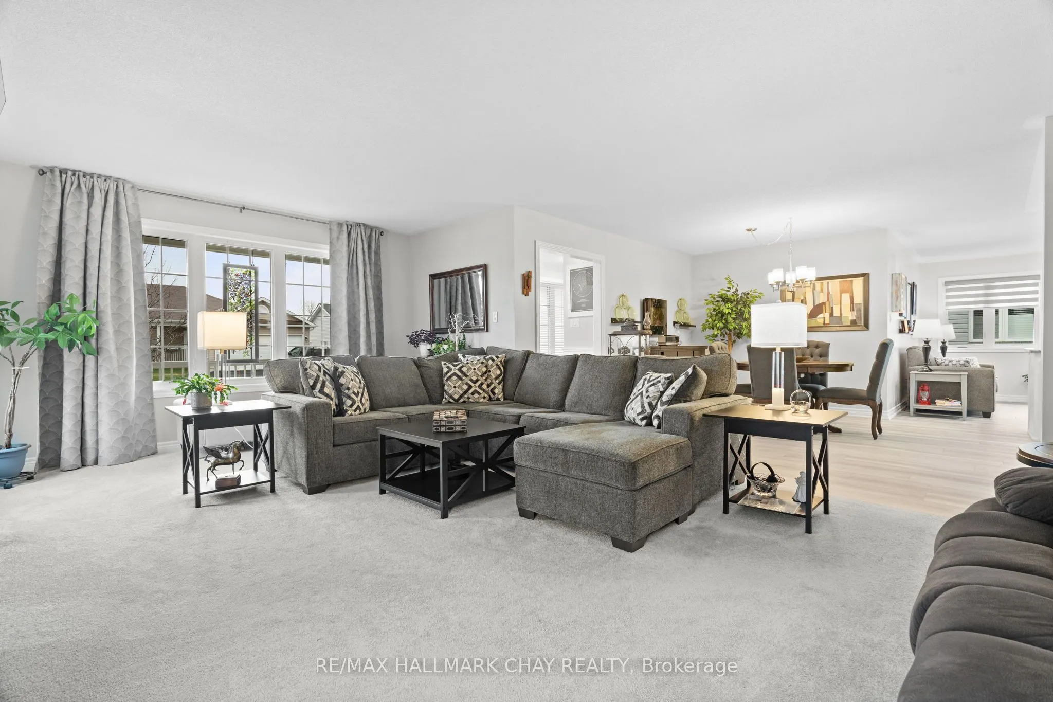 8 Sinclair Crescent