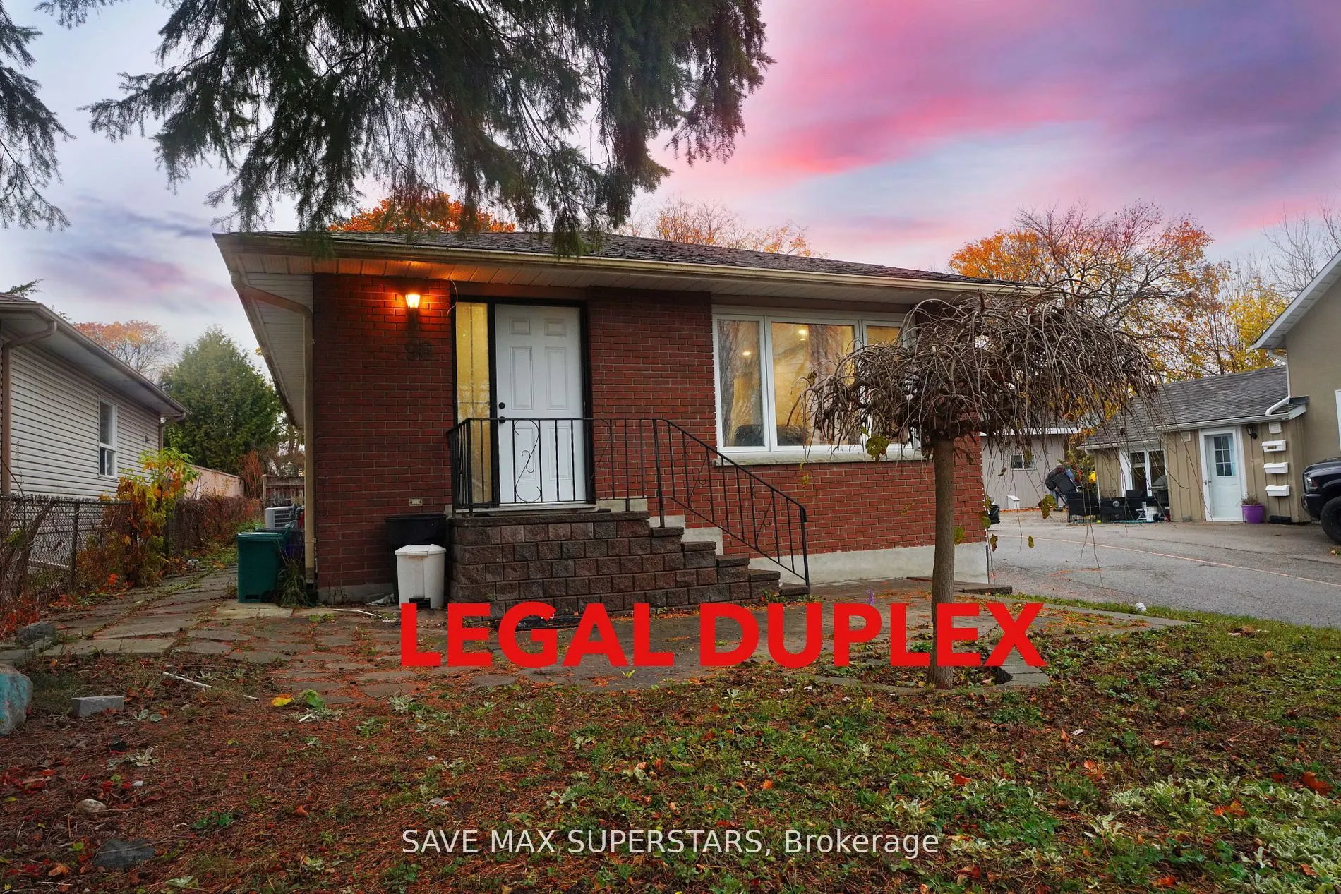 96 Wellington Street E