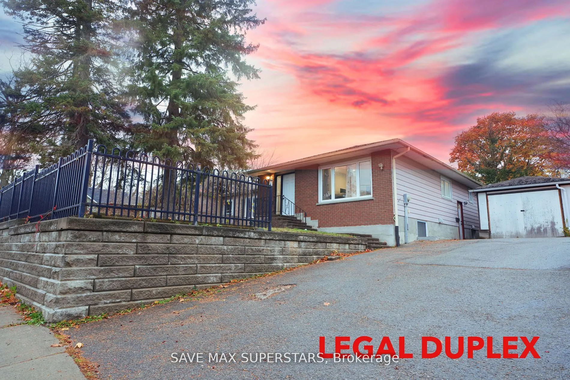 96 Wellington Street E
