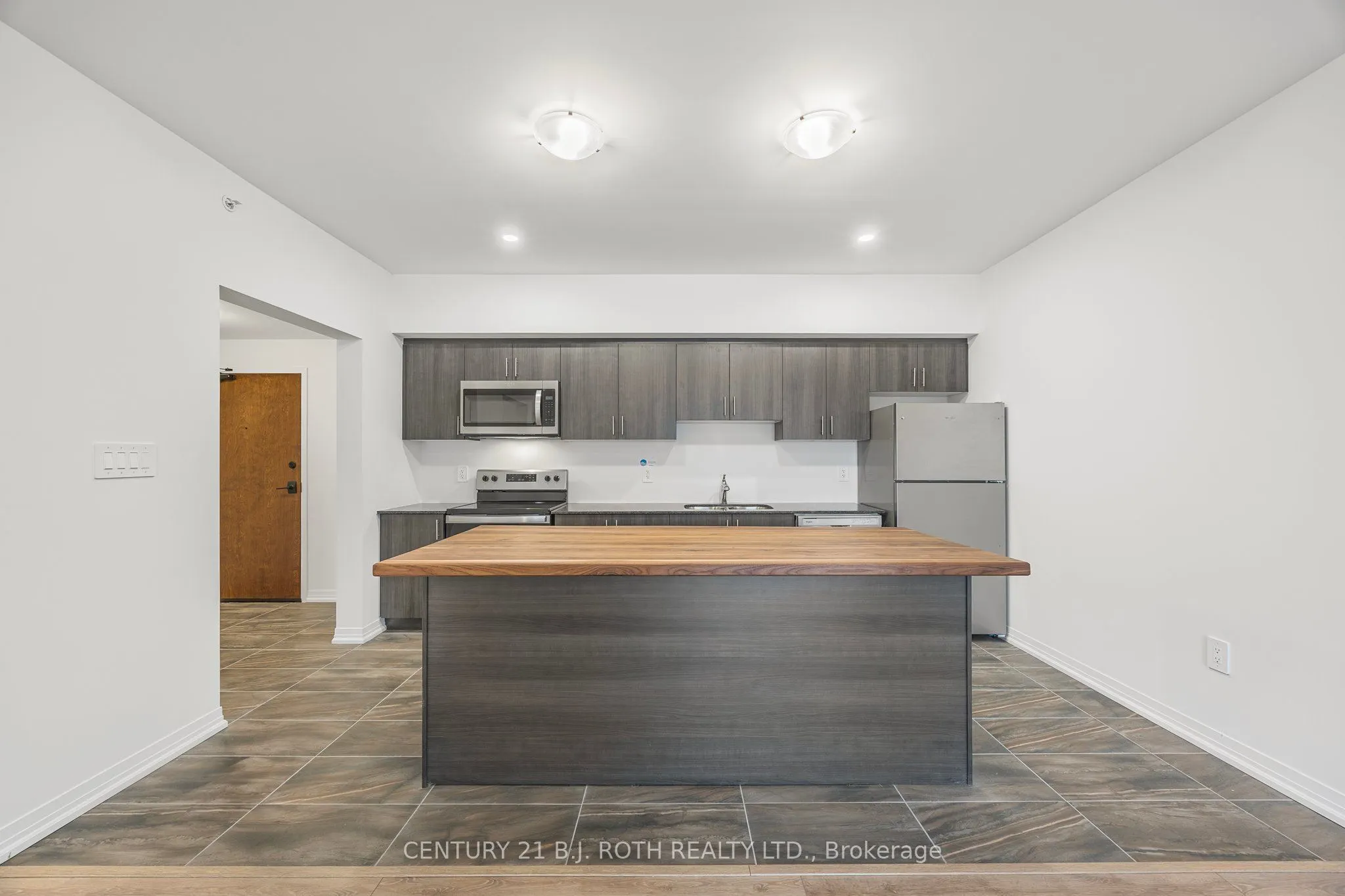 15 kneeshaw Drive, #613
