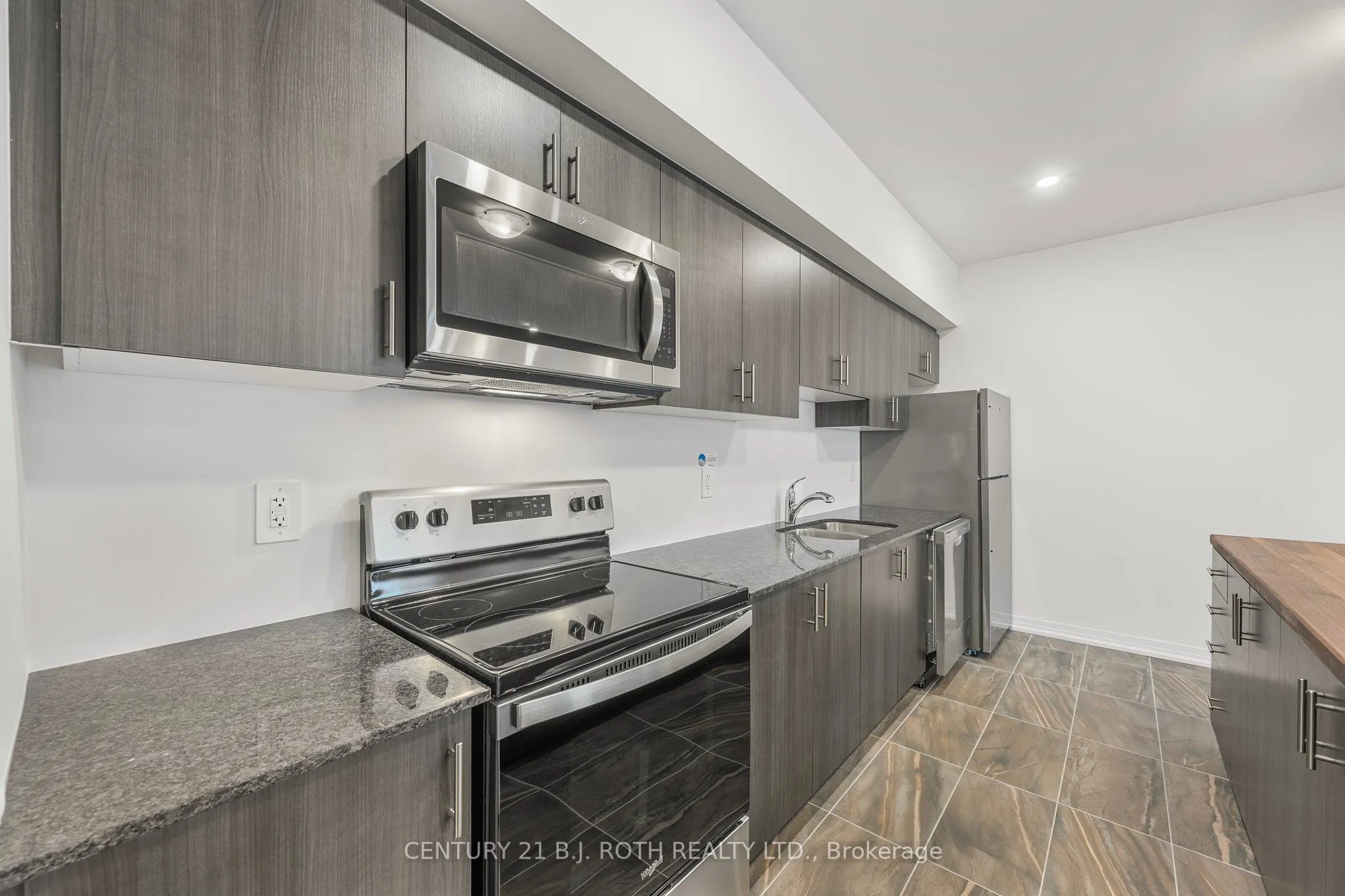 15 kneeshaw Drive, #613