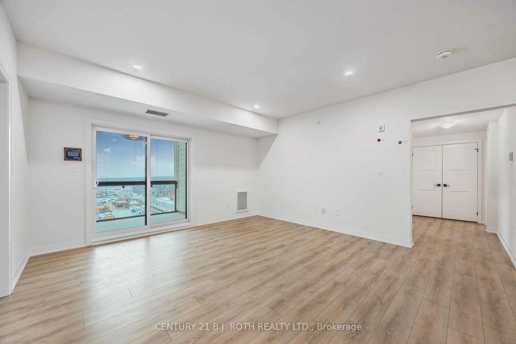 15 kneeshaw Drive, #613