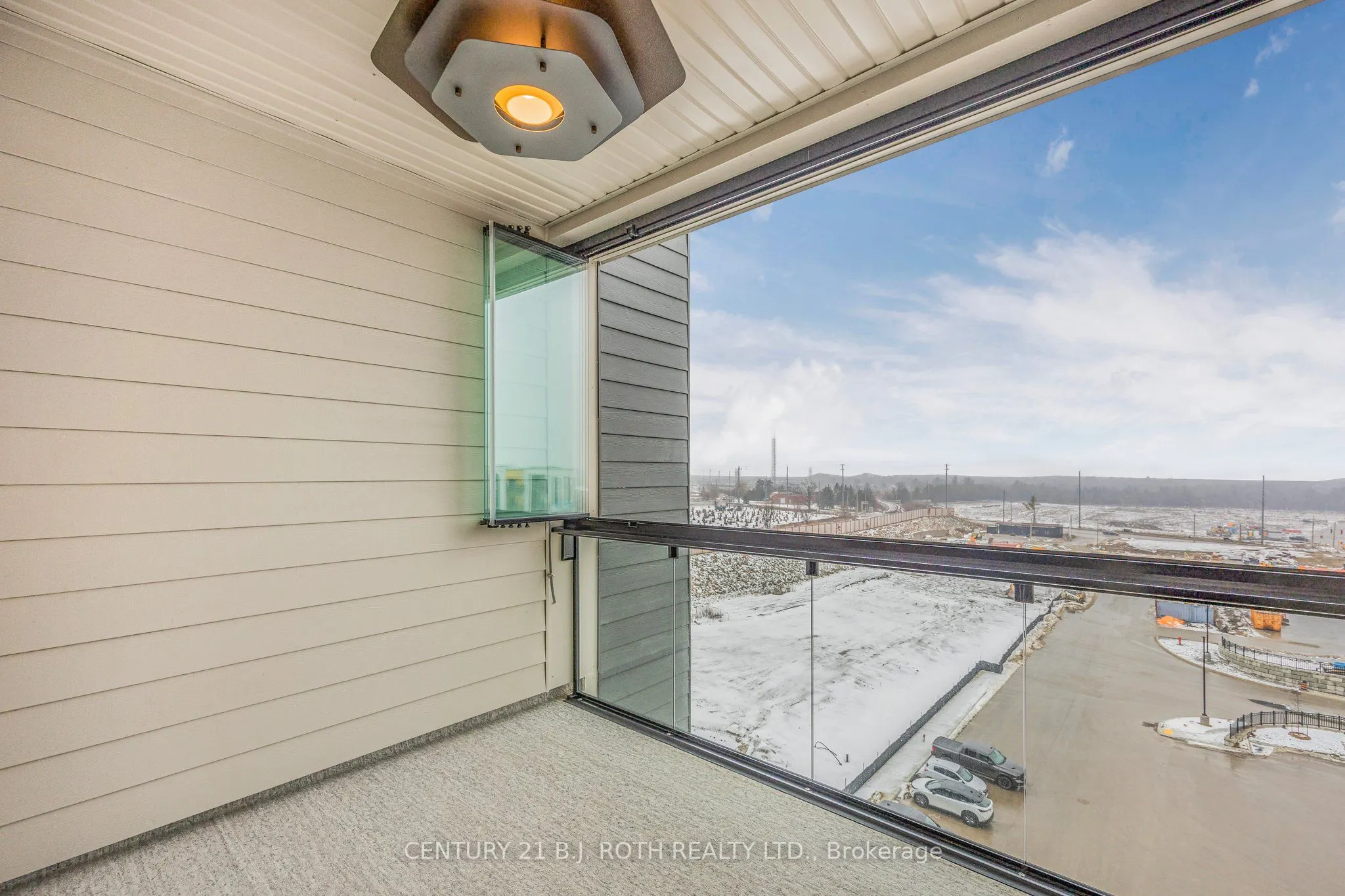 15 kneeshaw Drive, #613
