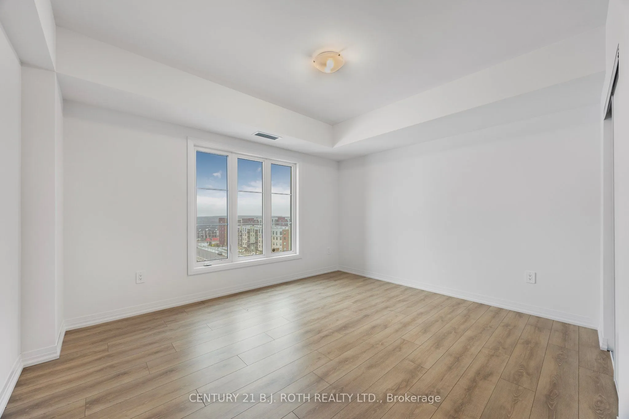 15 kneeshaw Drive, #613