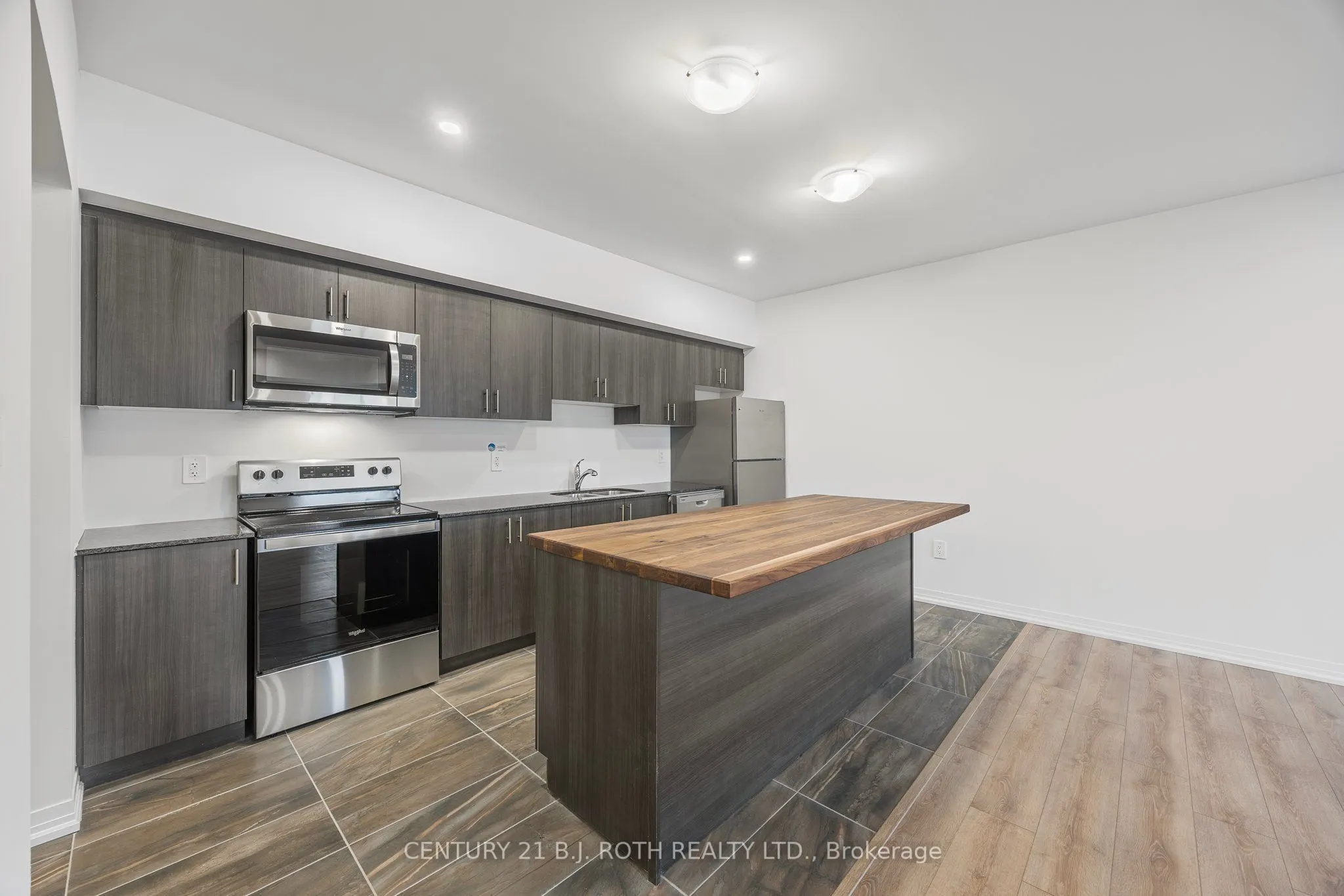 15 kneeshaw Drive, #613