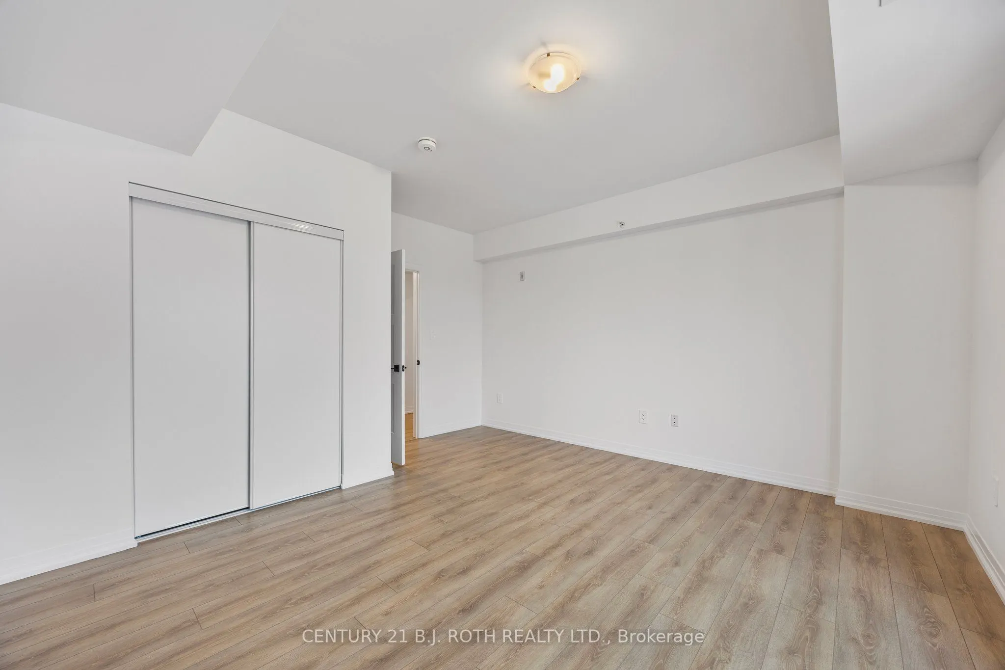 15 kneeshaw Drive, #613