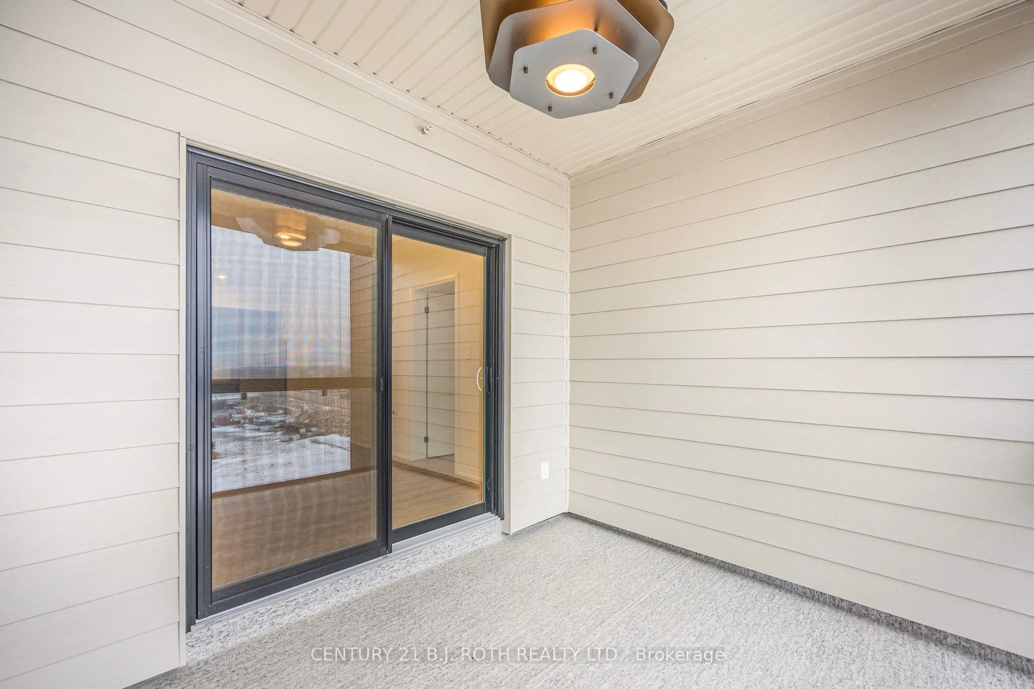 15 kneeshaw Drive, #613