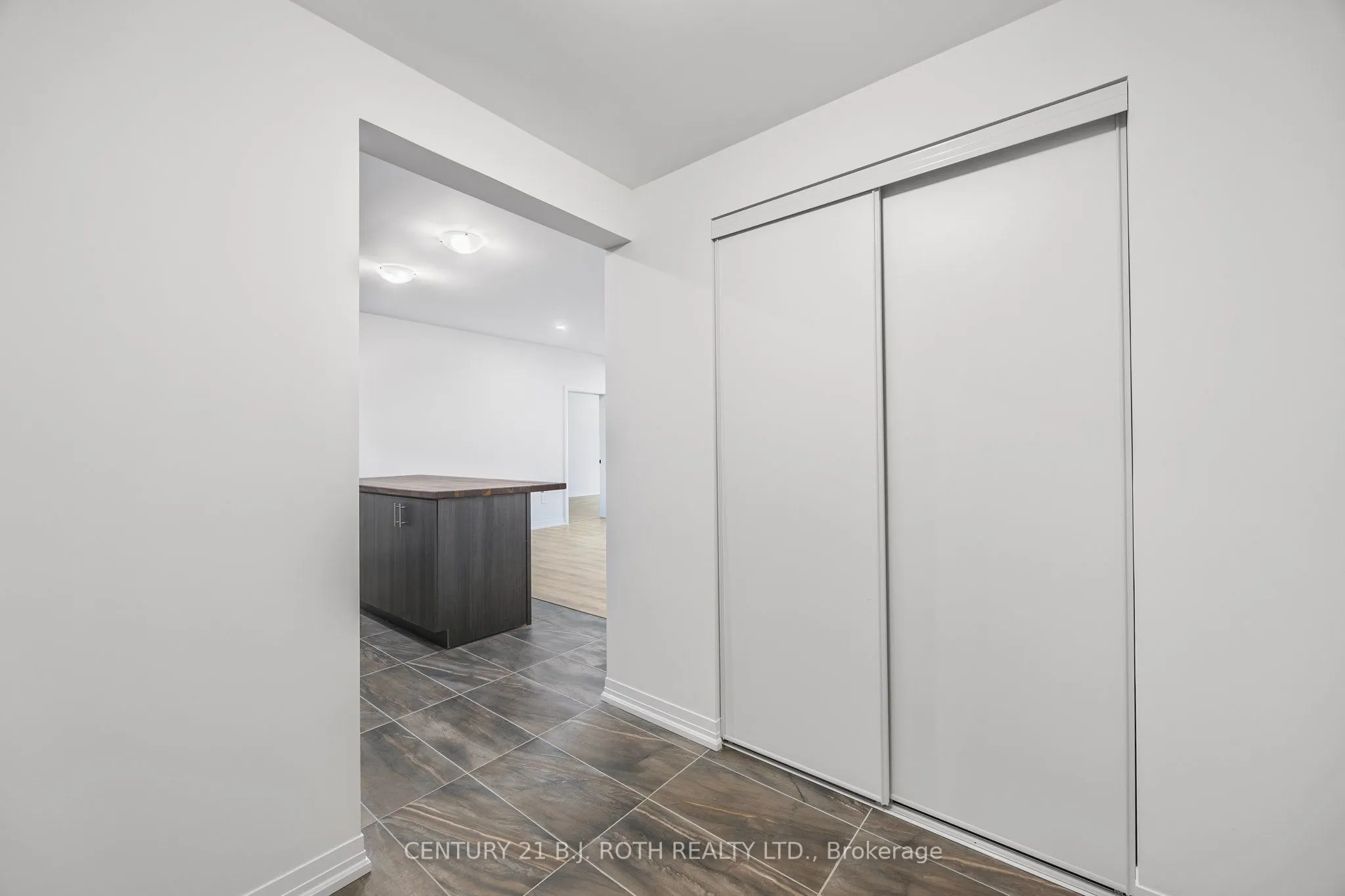 15 kneeshaw Drive, #613