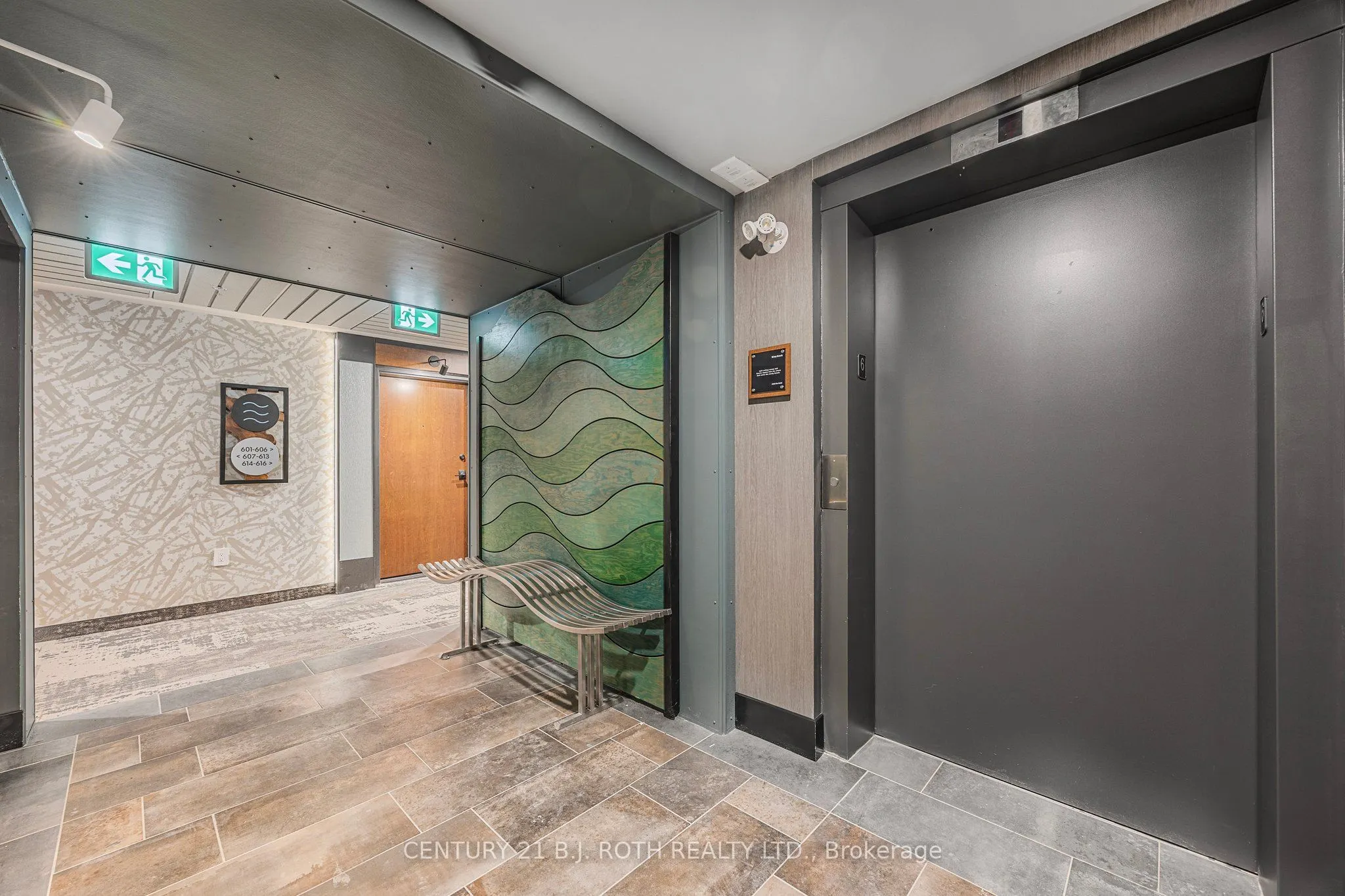15 kneeshaw Drive, #613