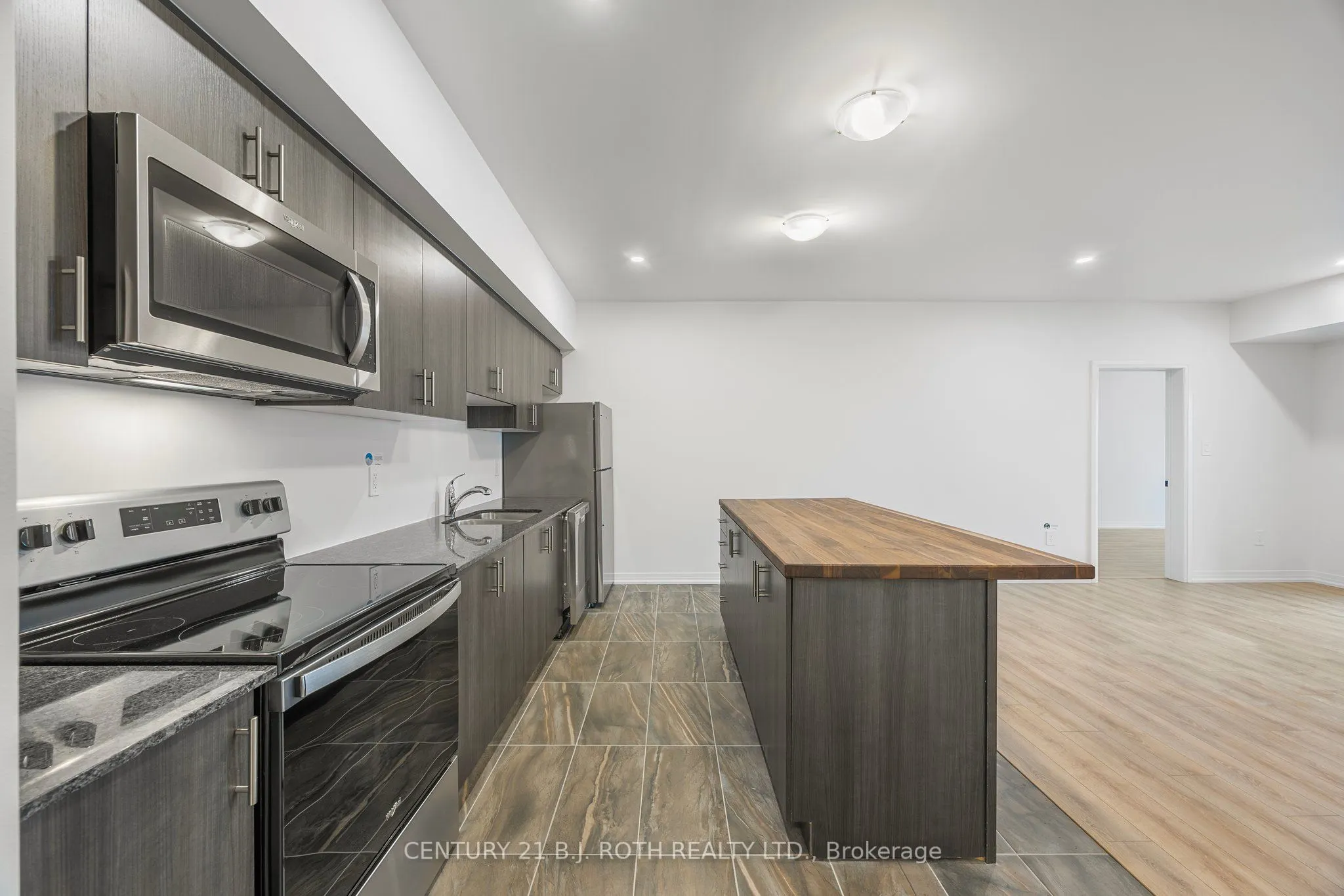 15 kneeshaw Drive, #613