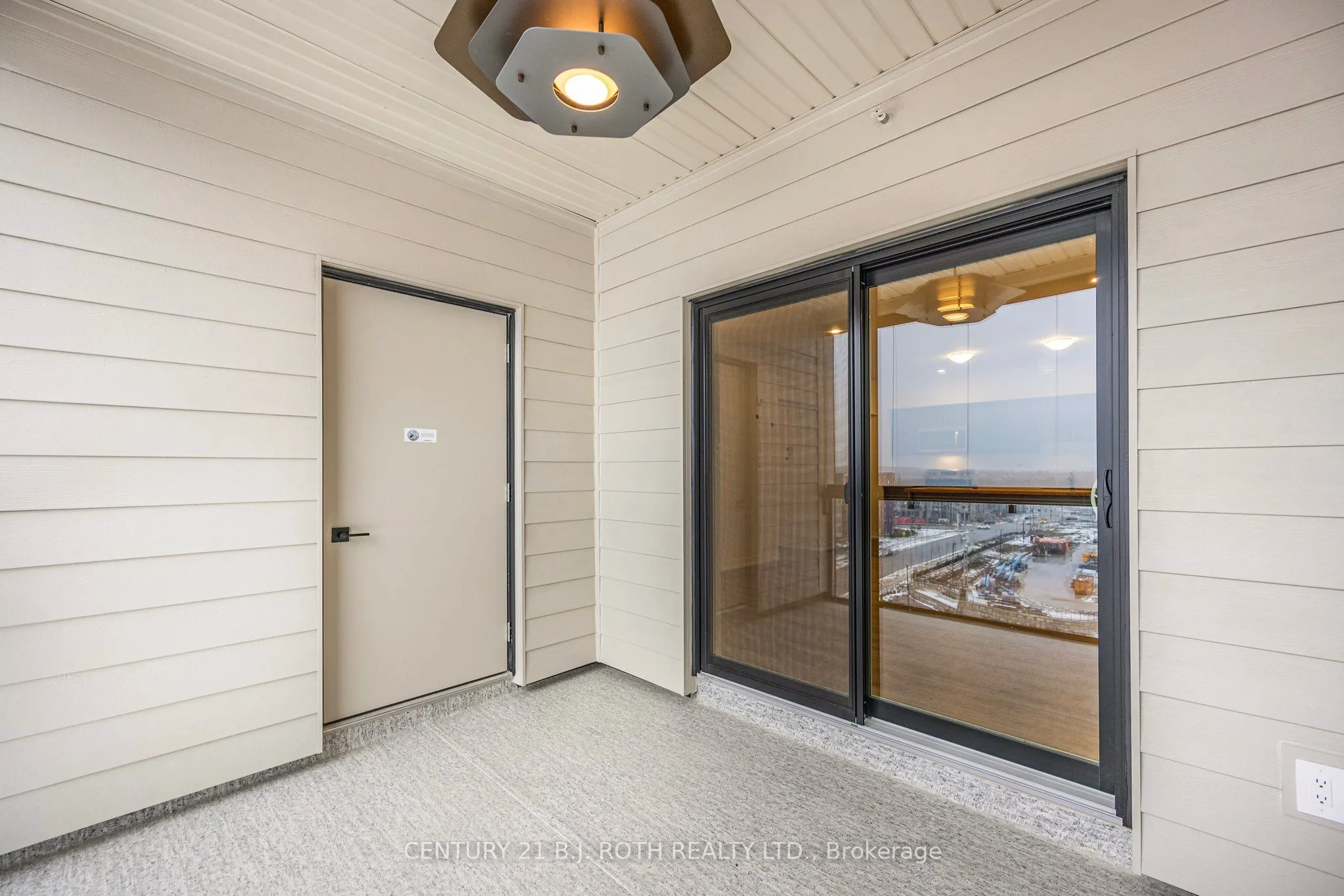 15 kneeshaw Drive, #613