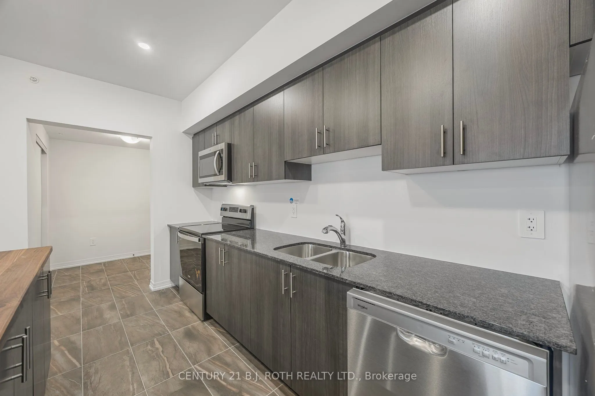 15 kneeshaw Drive, #613