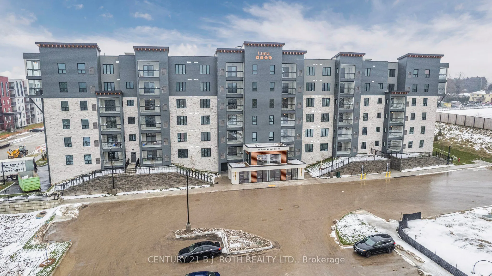 15 kneeshaw Drive, #613