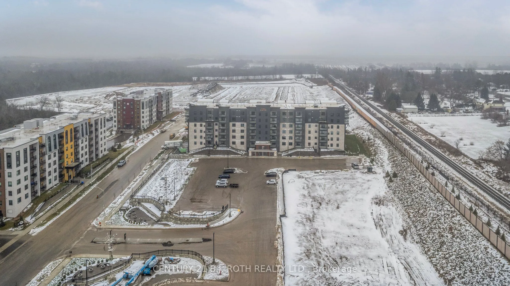 15 kneeshaw Drive, #613