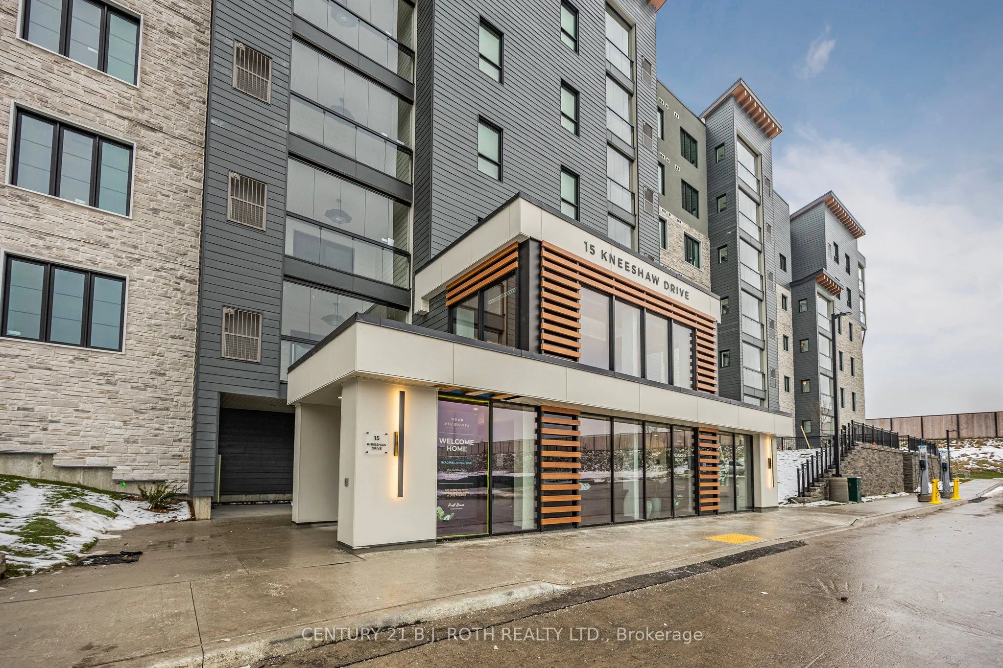 15 kneeshaw Drive, #613