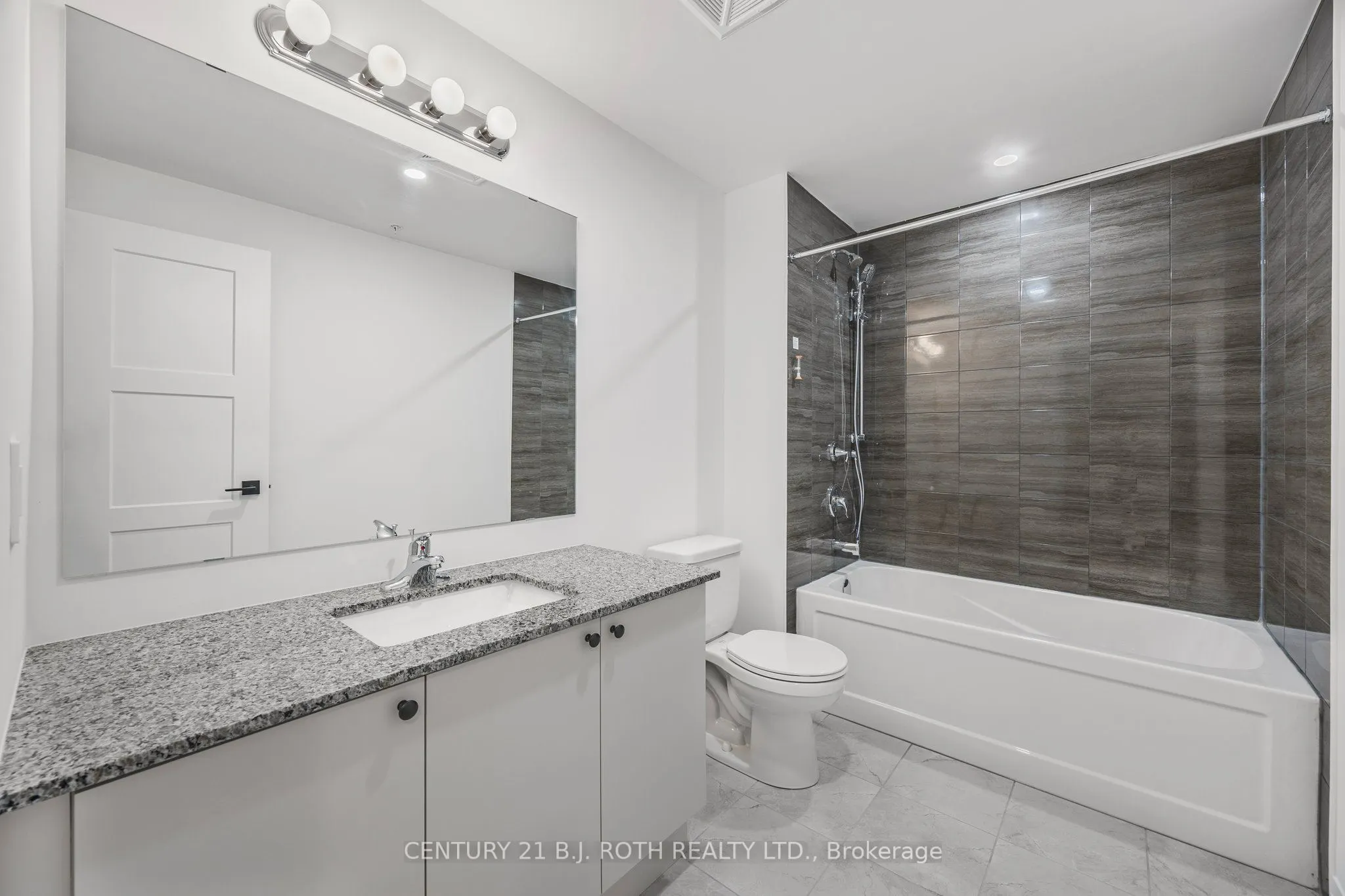 15 kneeshaw Drive, #613