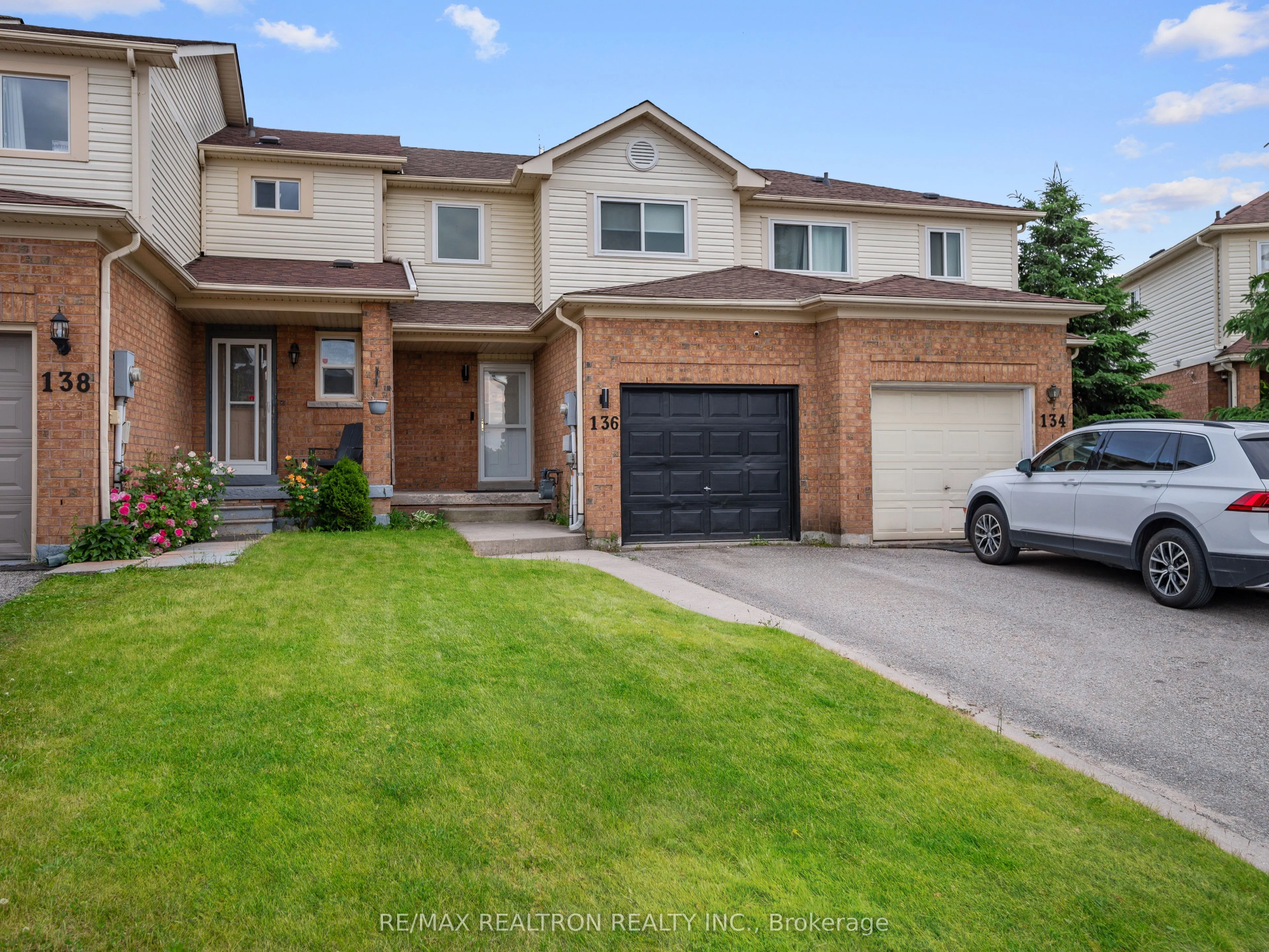 136 Pickett Crescent