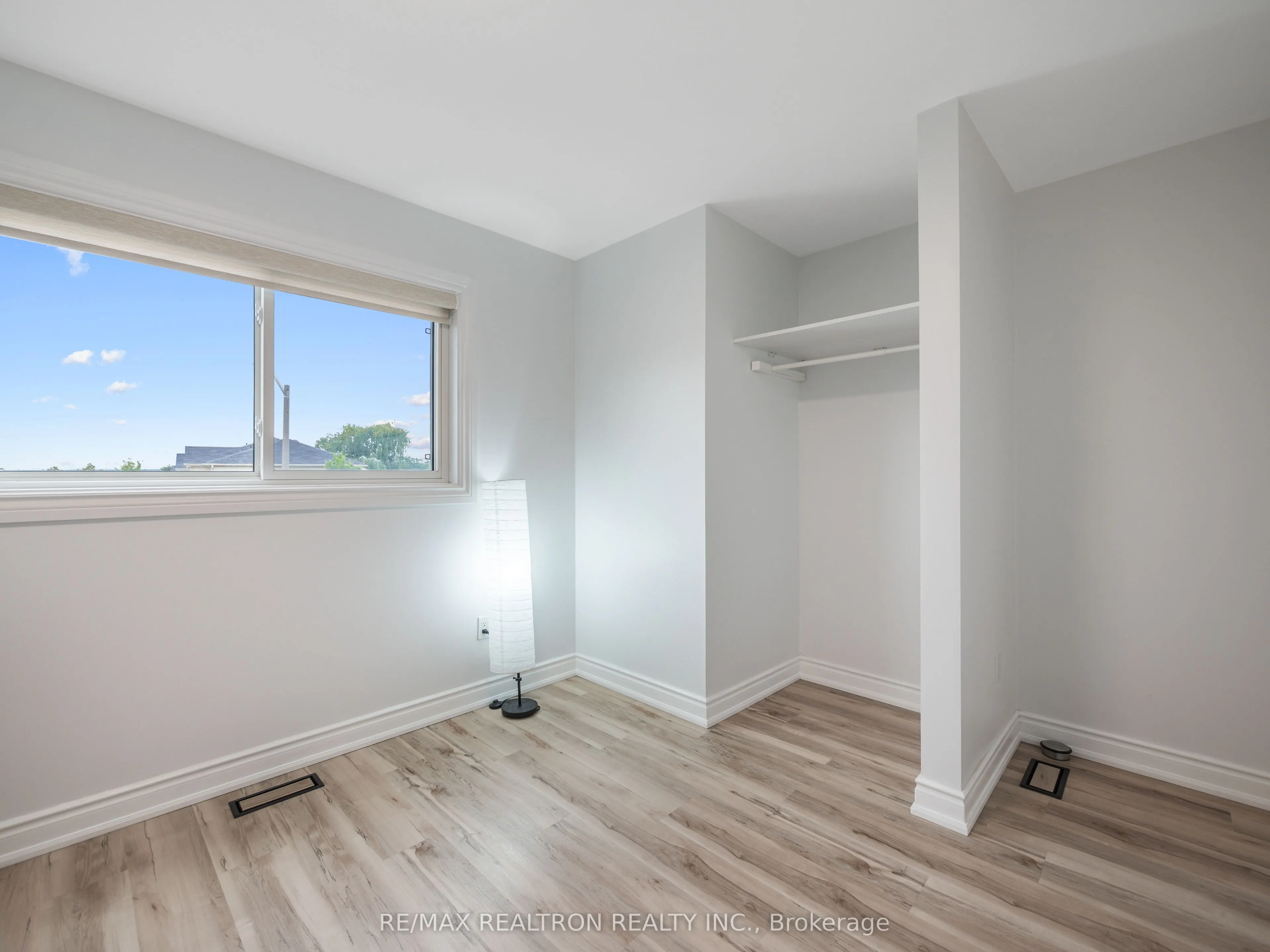 136 Pickett Crescent